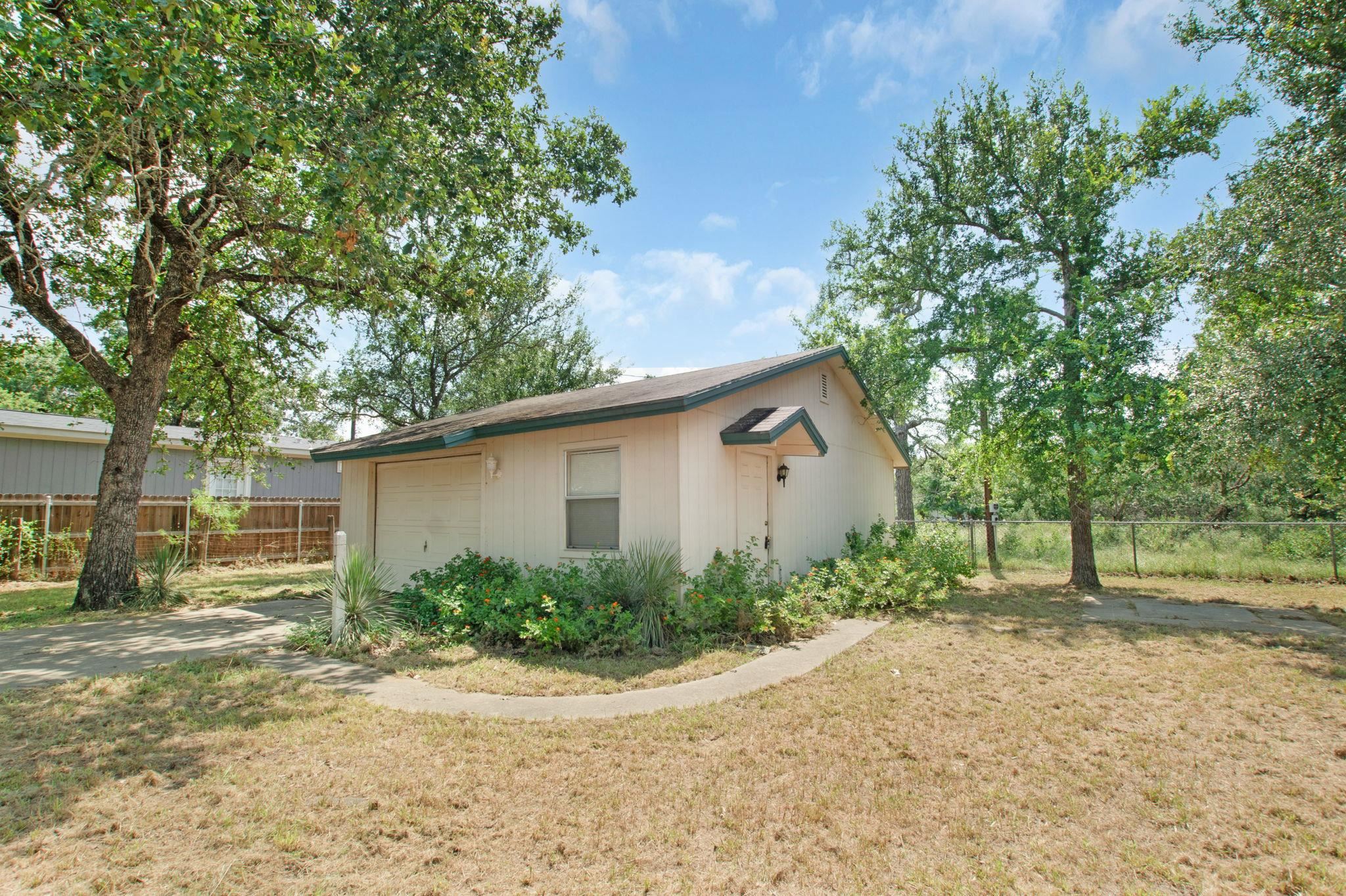 714 Pine Property Photo 4