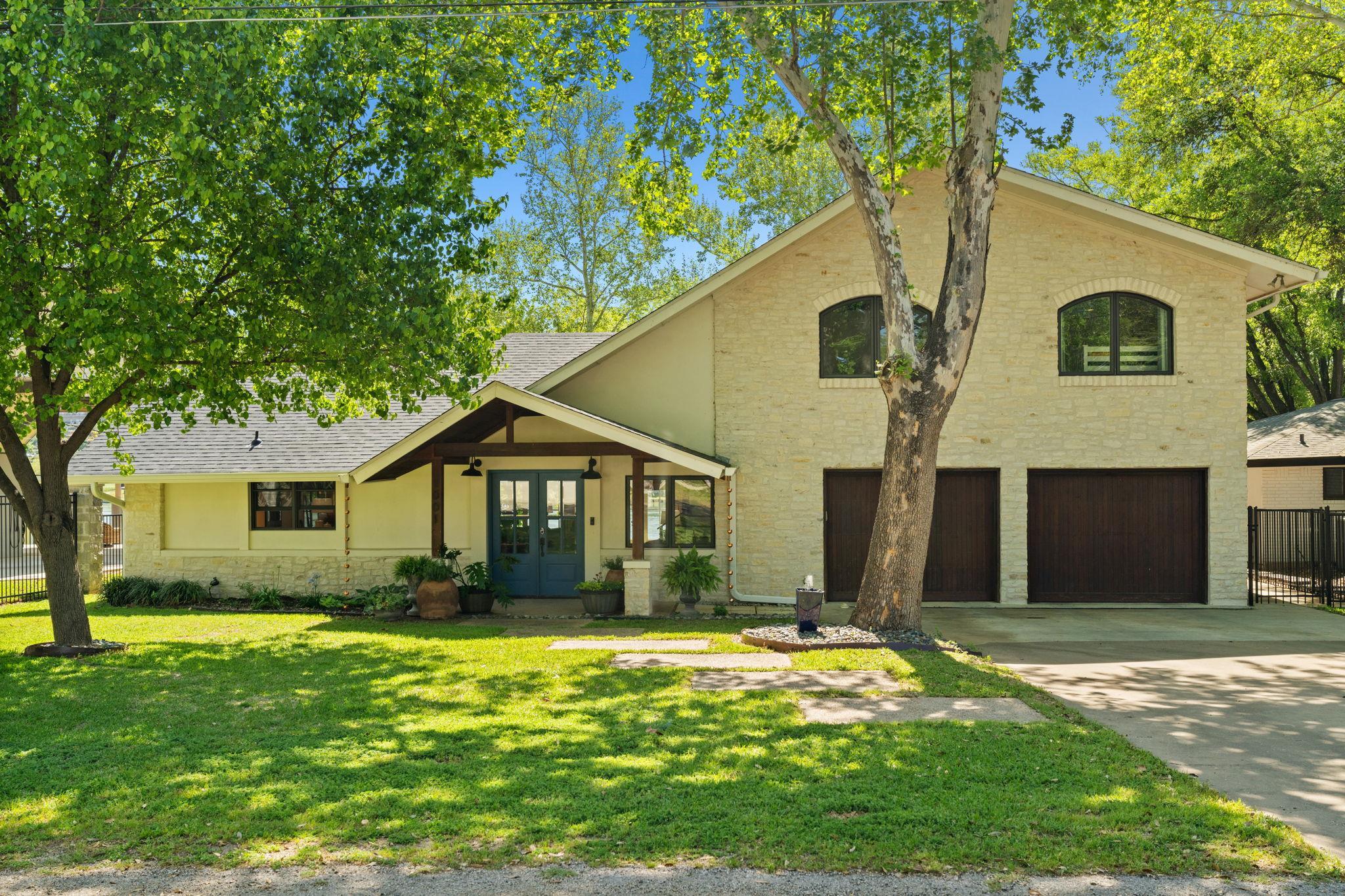 1001 Lakeshore Drive Property Photo 1