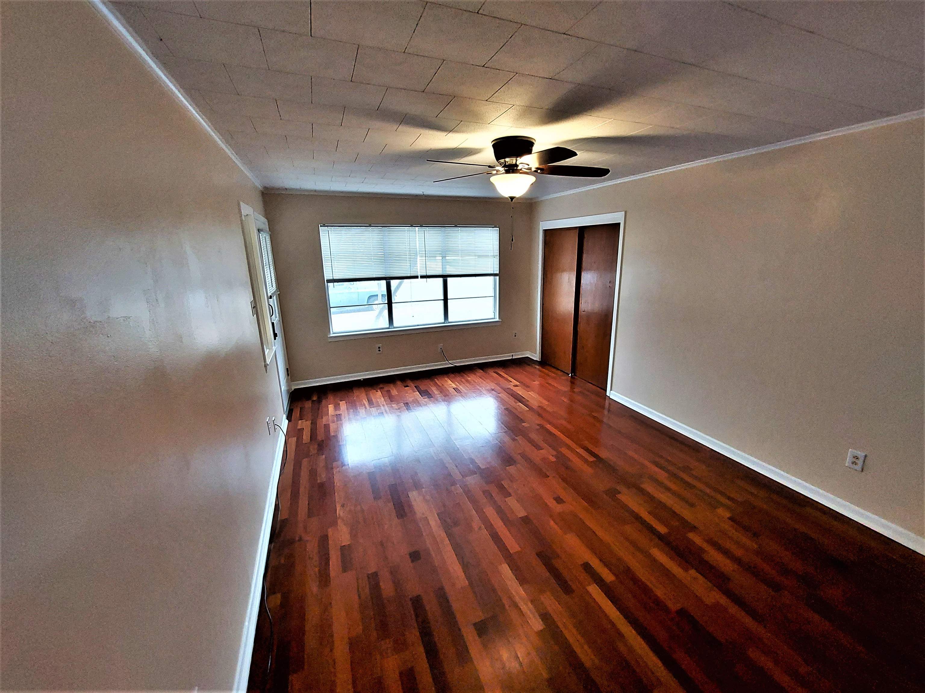 903 Wright Street Property Photo 2