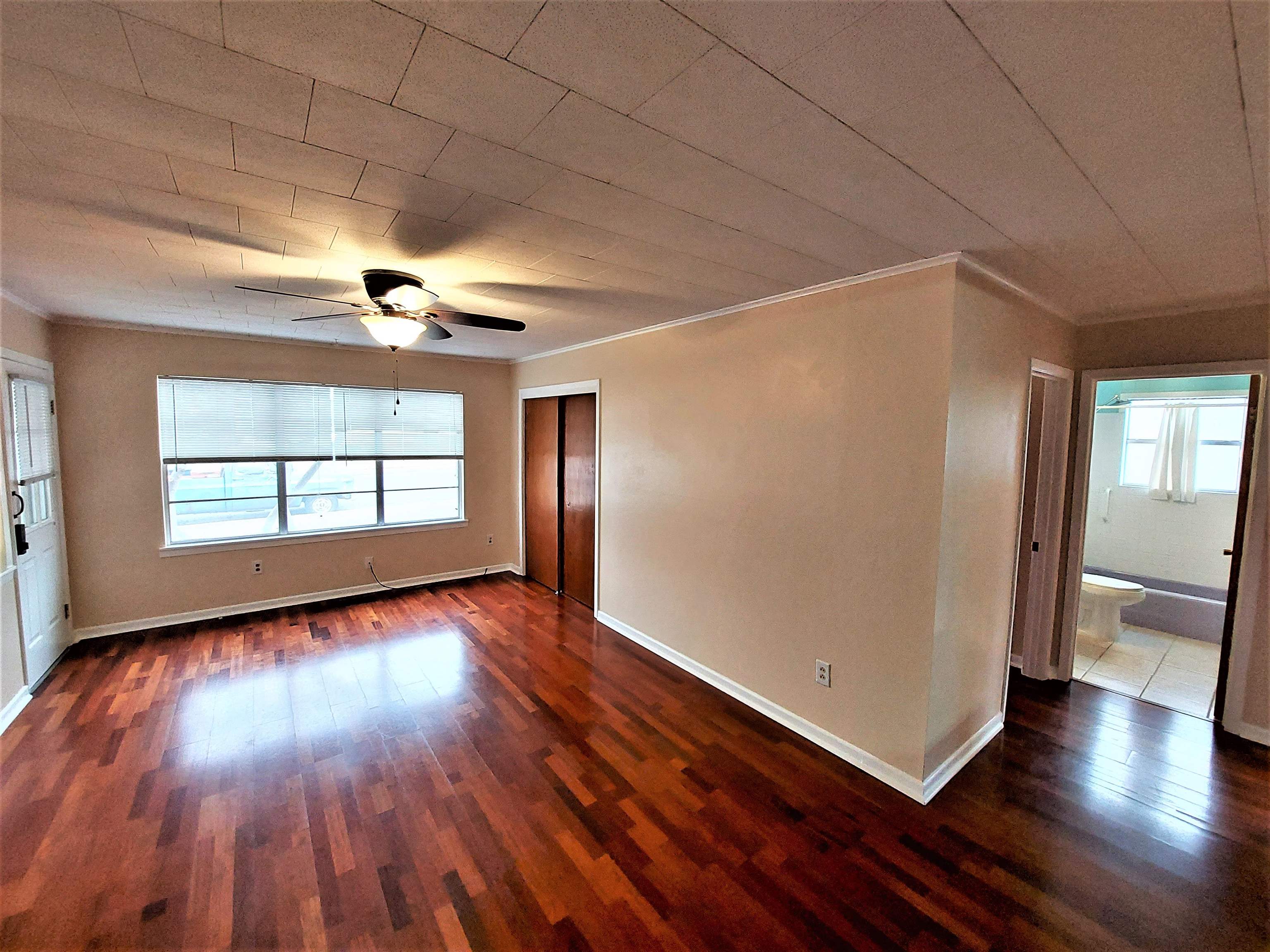 903 Wright Street Property Photo 3