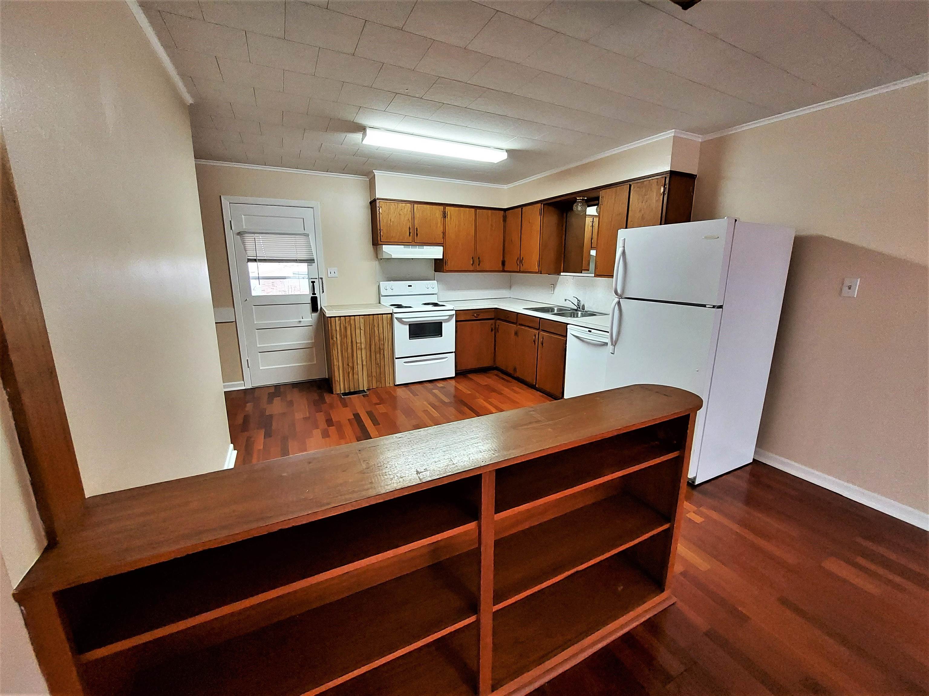 903 Wright Street Property Photo 4
