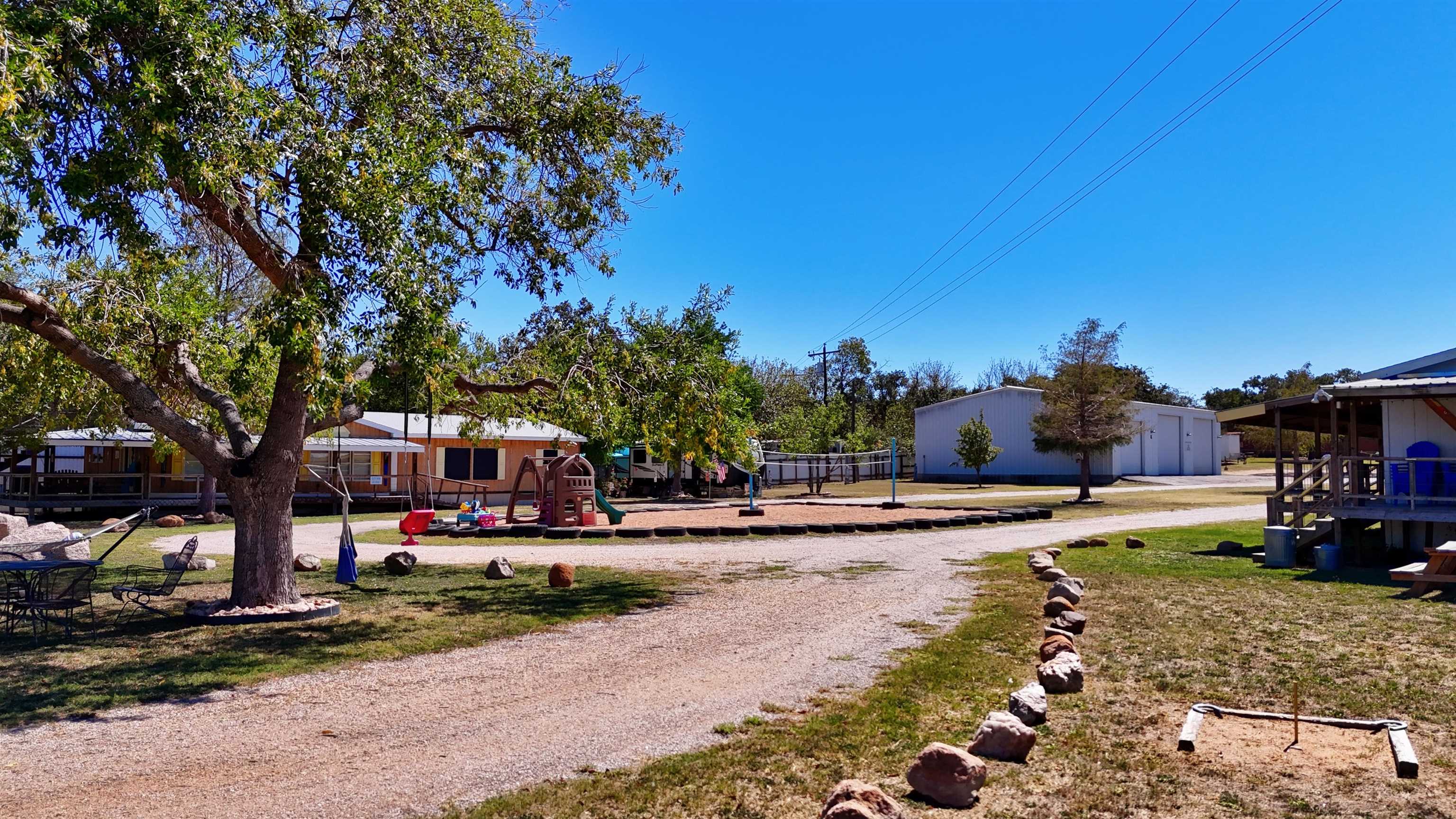 1504 Rr 261 Property Photo 14