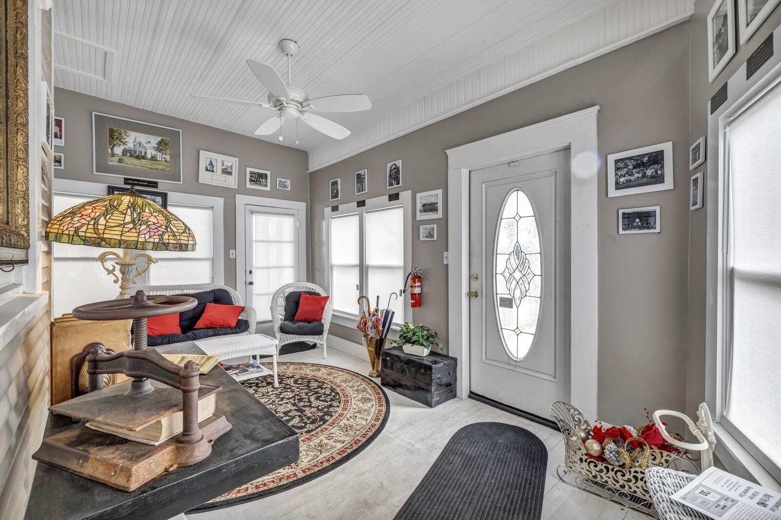 606 S Key Avenue Property Photo 10