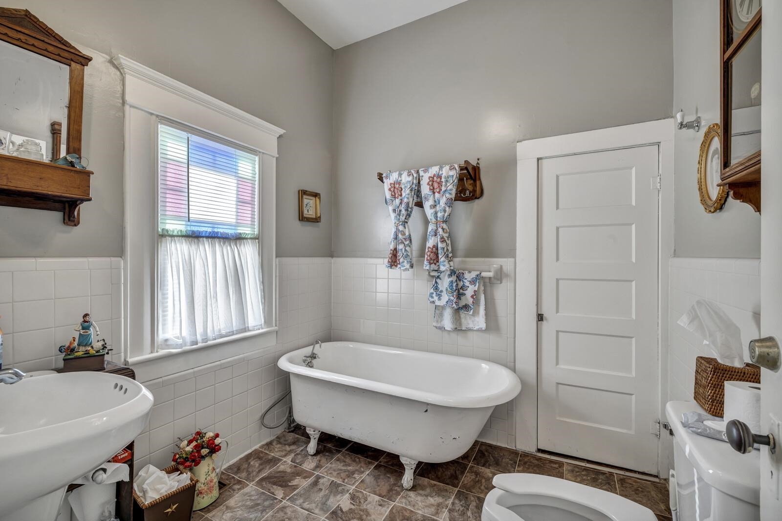 606 S Key Avenue Property Photo 21