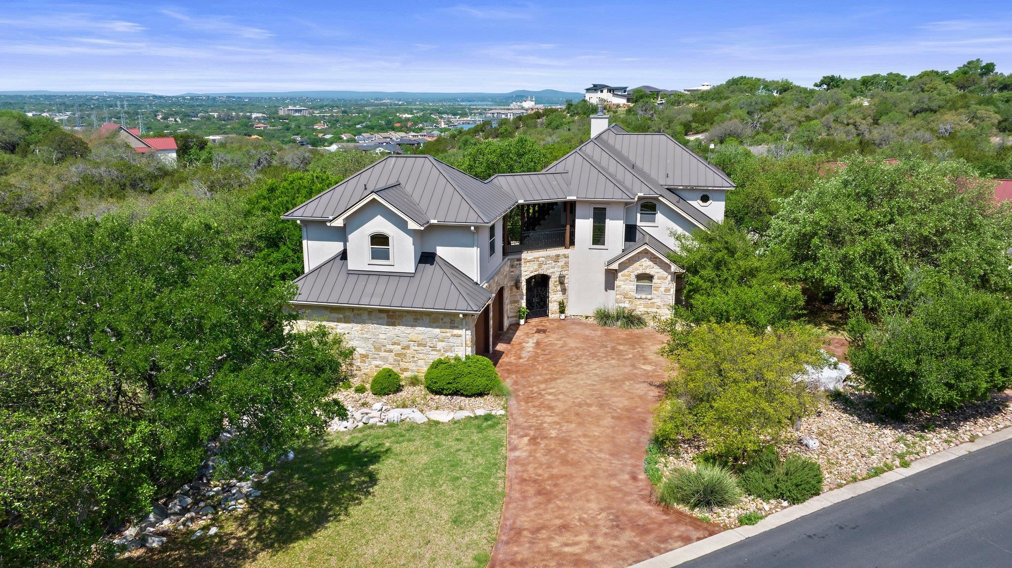 304 Hi Ridge Property Photo 1