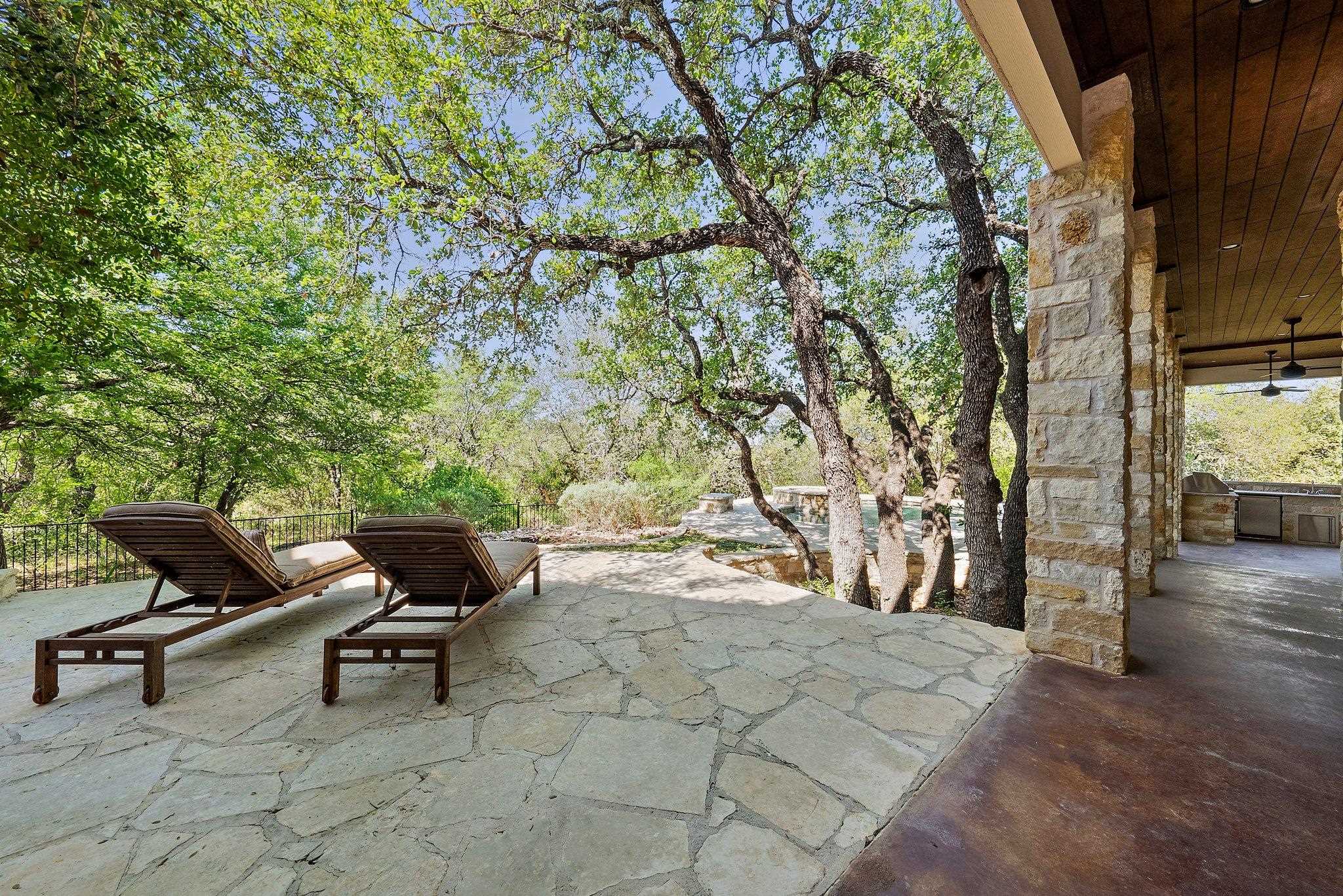 304 Hi Ridge Property Photo 6