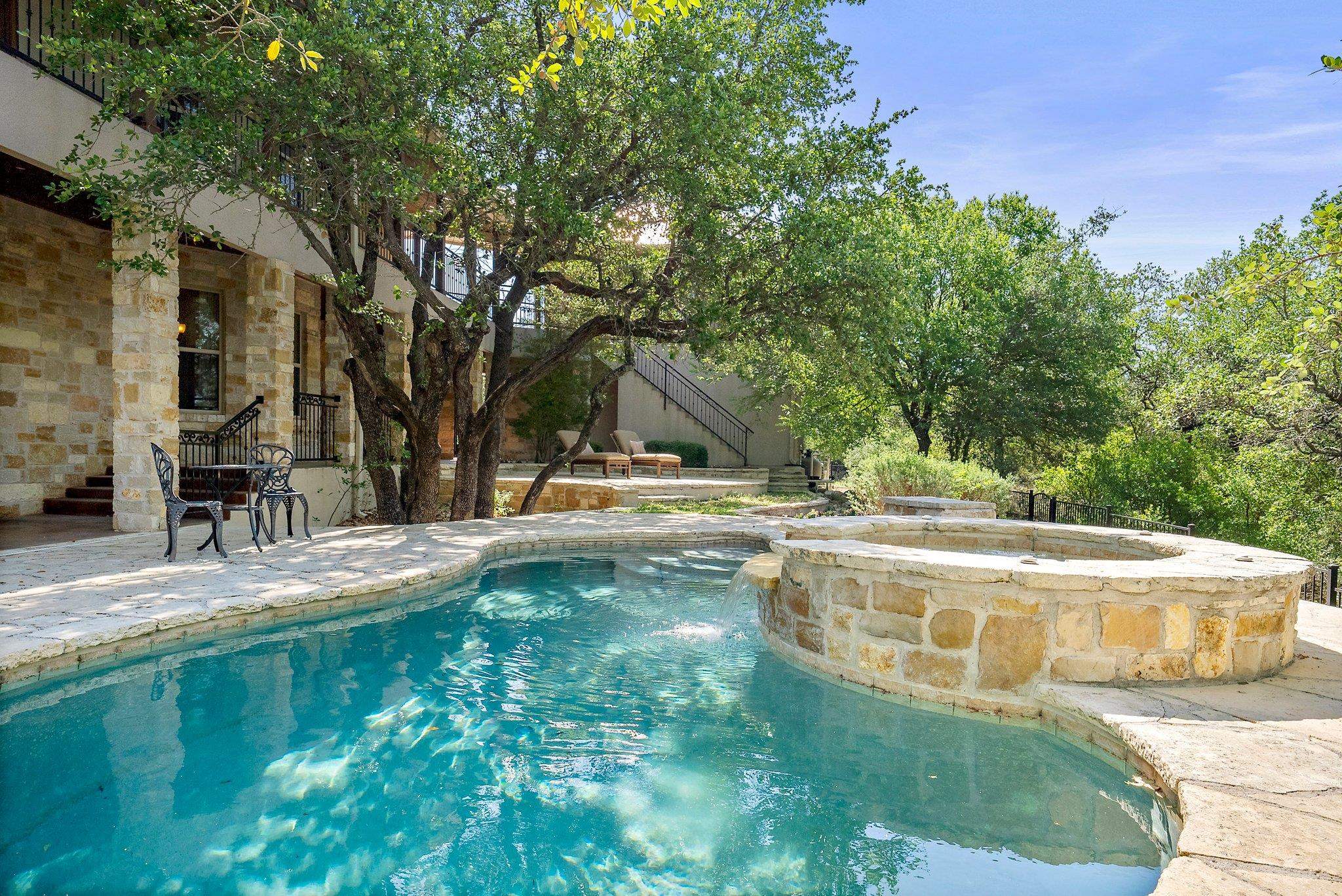304 Hi Ridge Property Photo 8