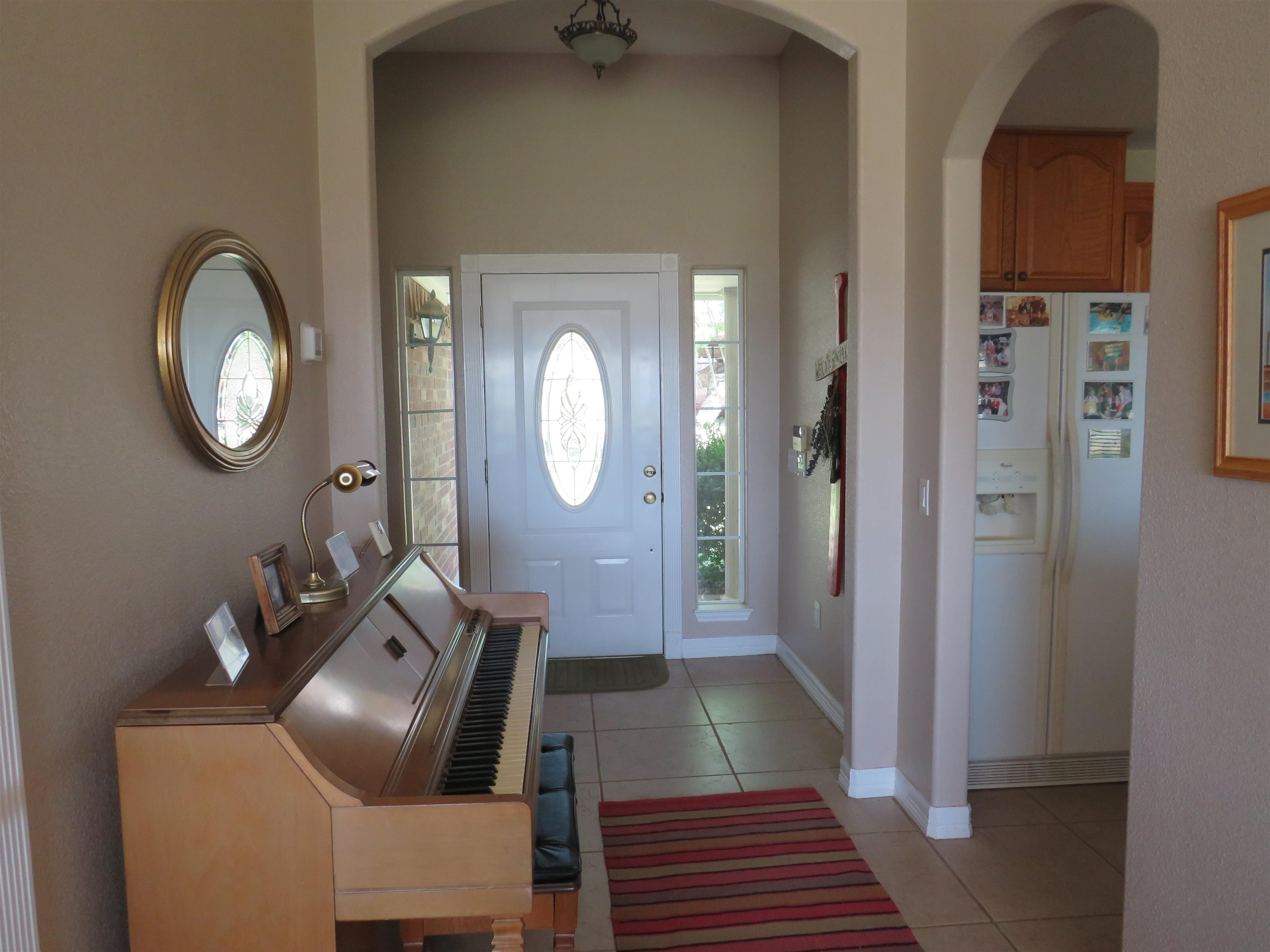 220 W Lakecrest Drive Property Photo 8
