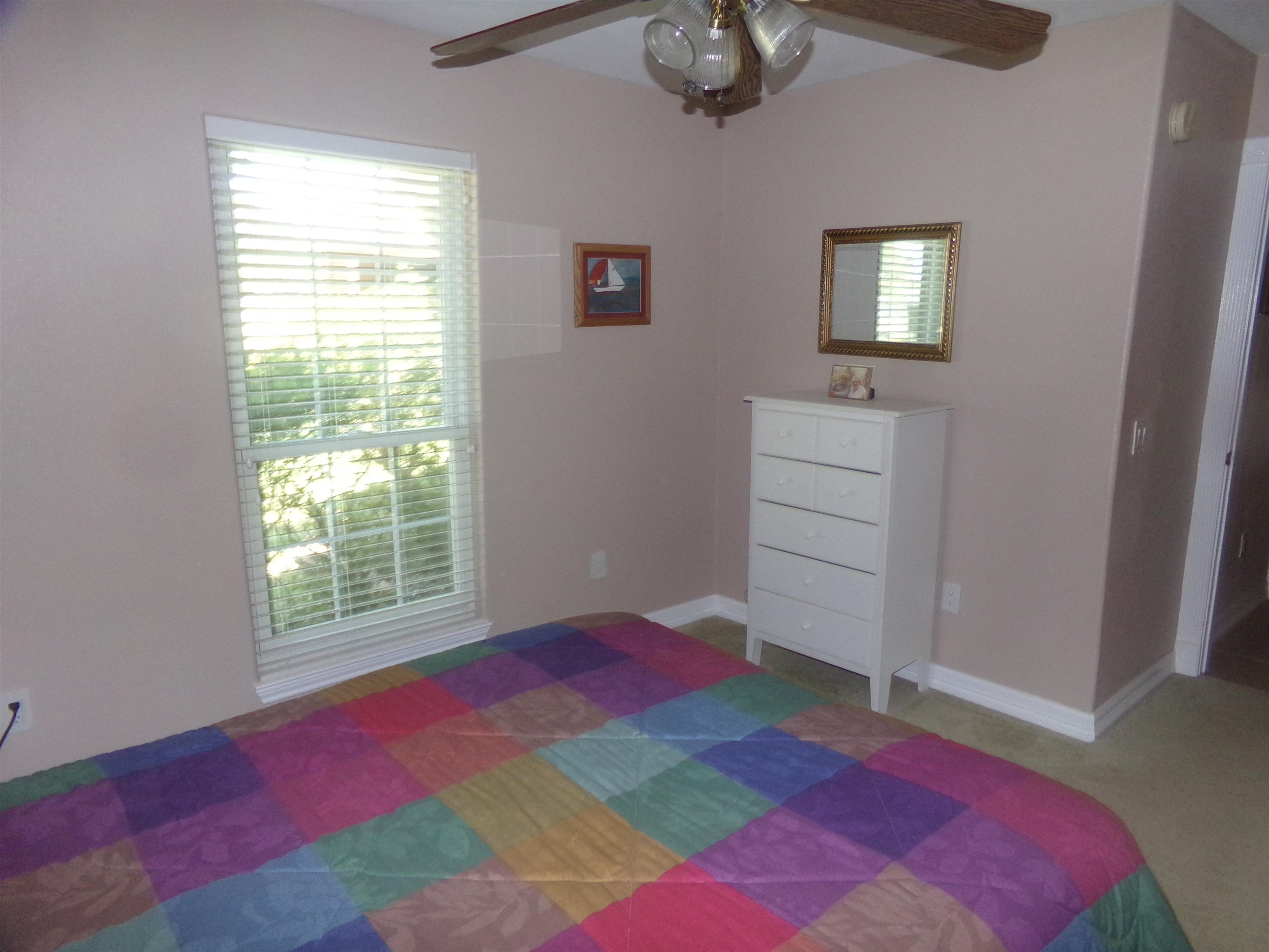 220 W Lakecrest Drive Property Photo 22