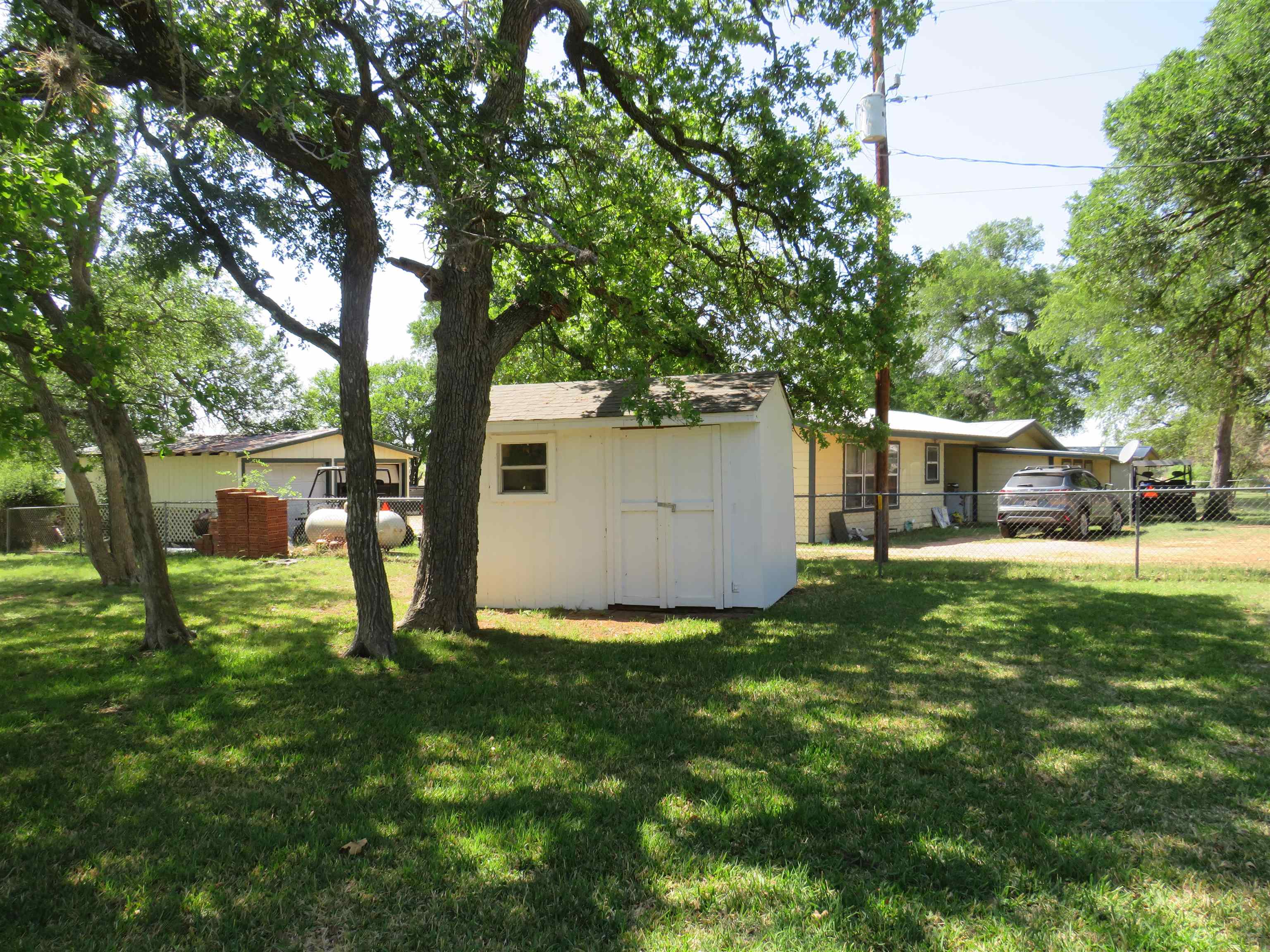 220 W Lakecrest Drive Property Photo 29
