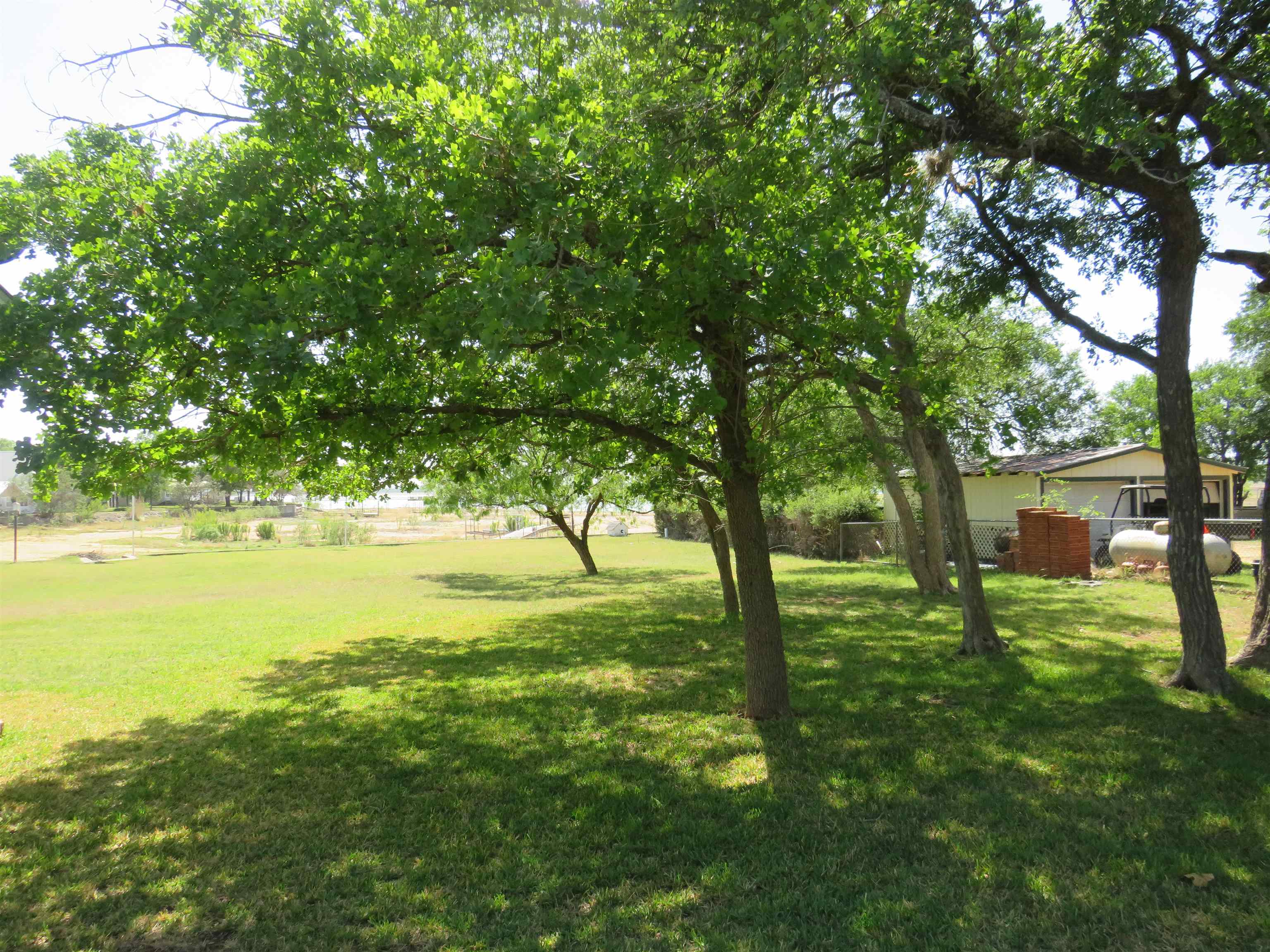220 W Lakecrest Drive Property Photo 30
