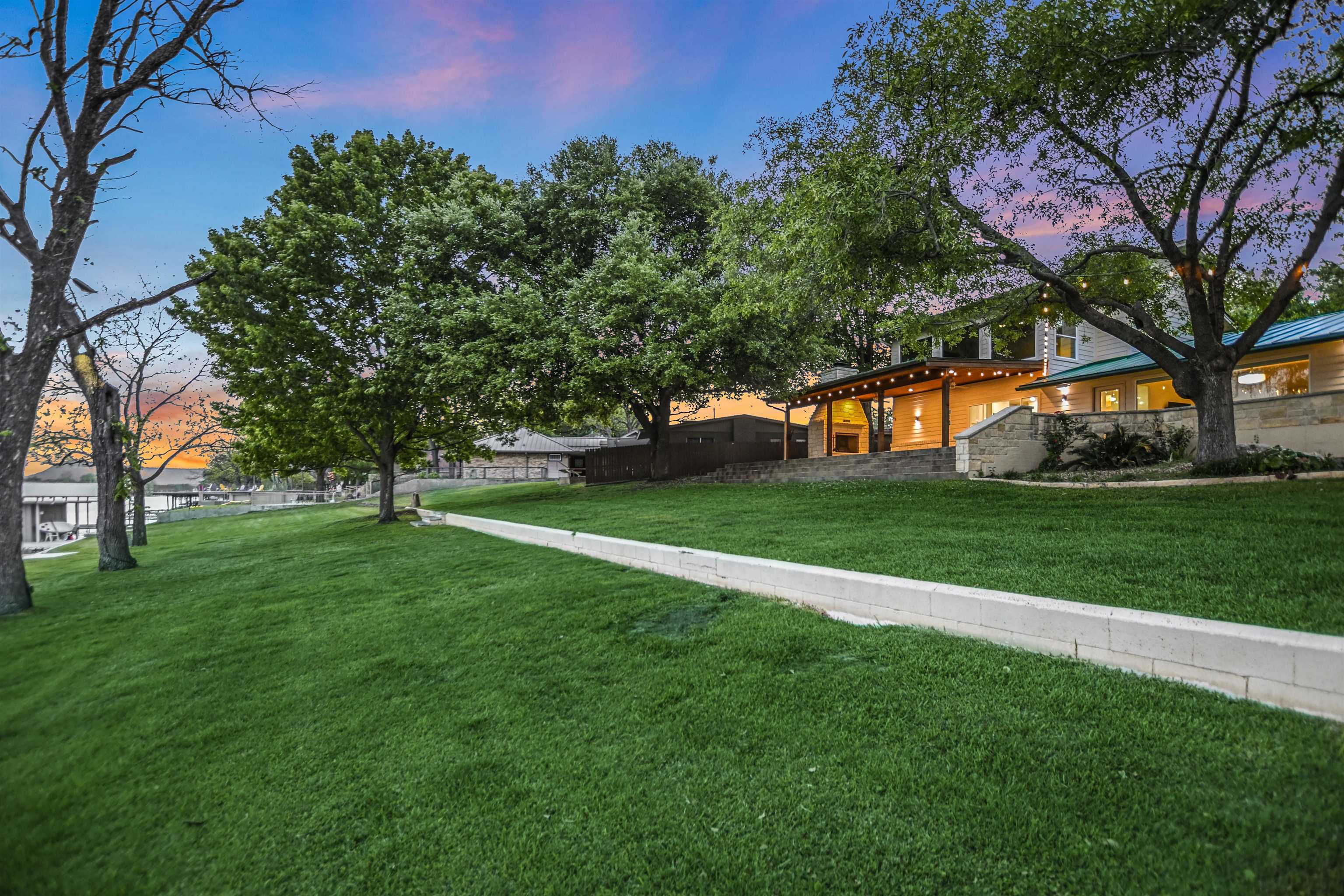 1704 Bluebonnet Property Photo 9