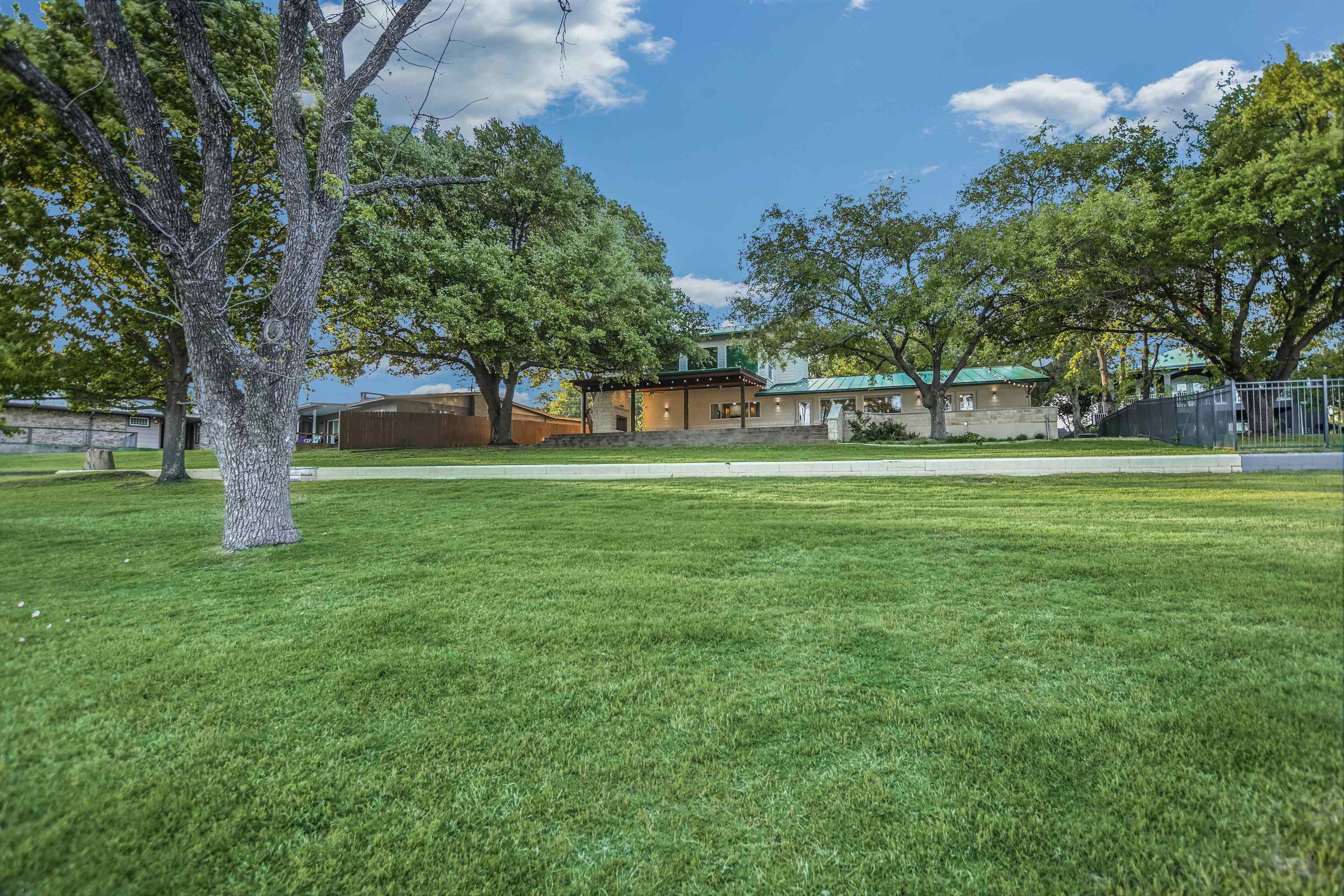 1704 Bluebonnet Property Photo 10