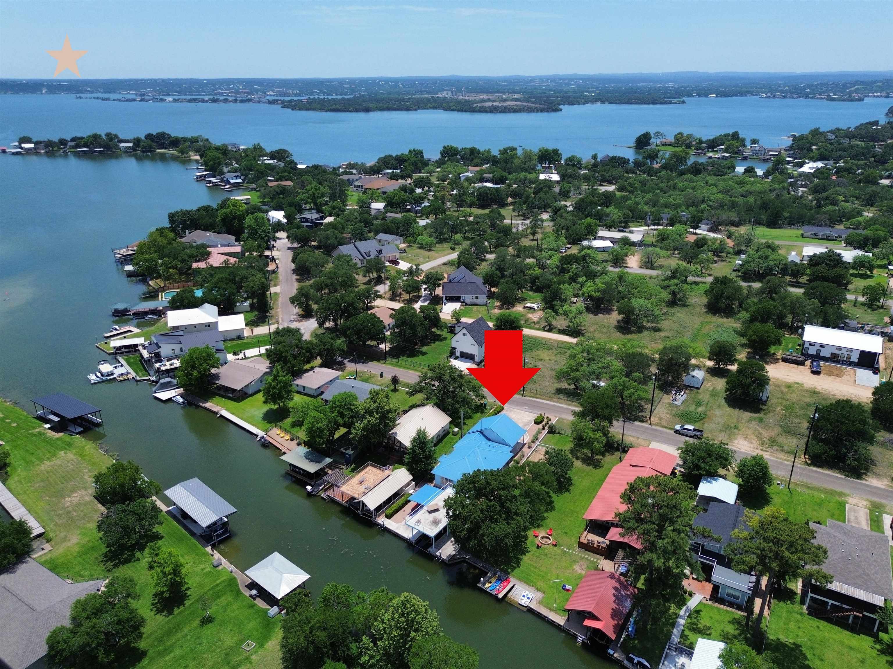 521 E Briarway Drive Property Photo