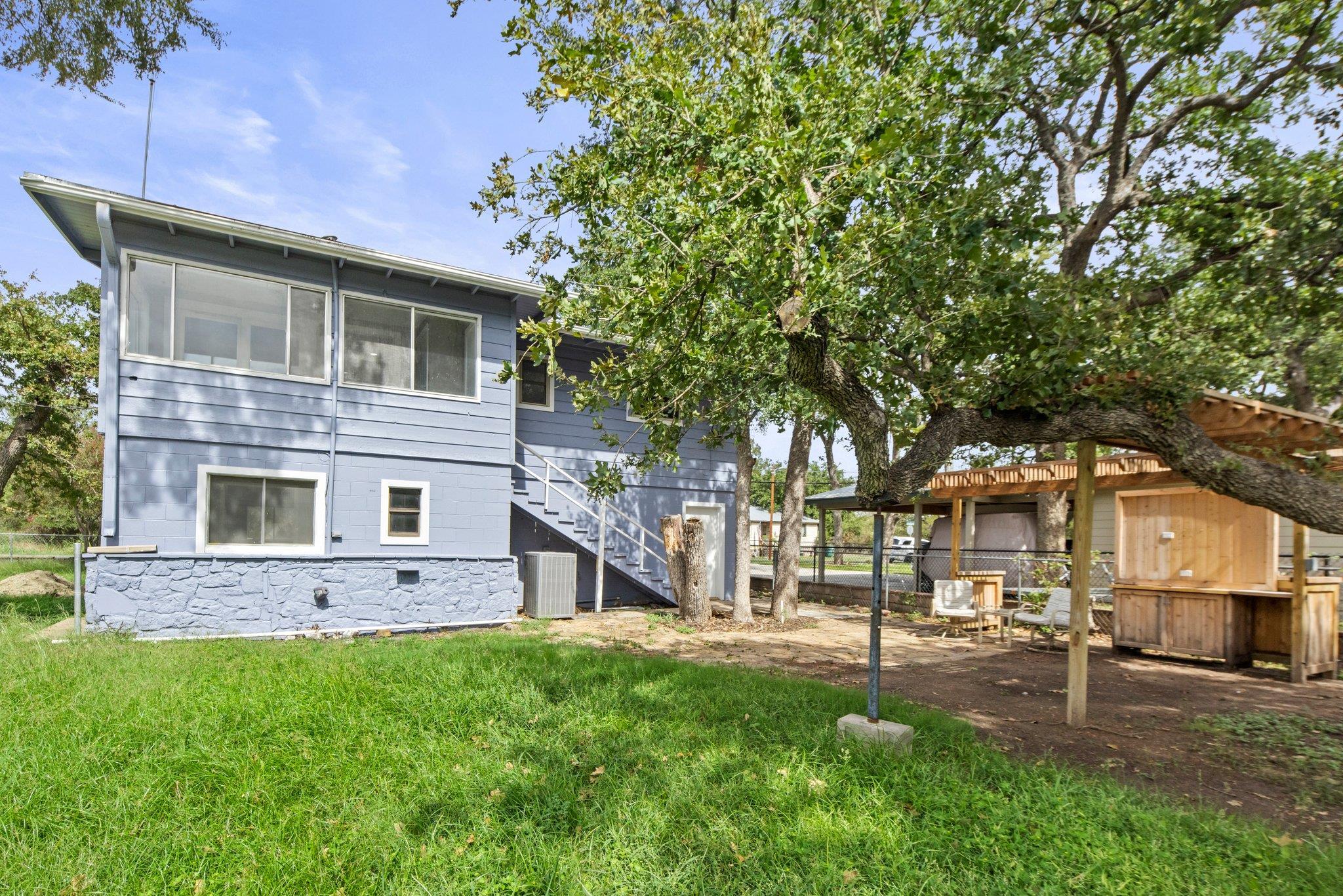 902 902 Sherwood Forest Property Photo