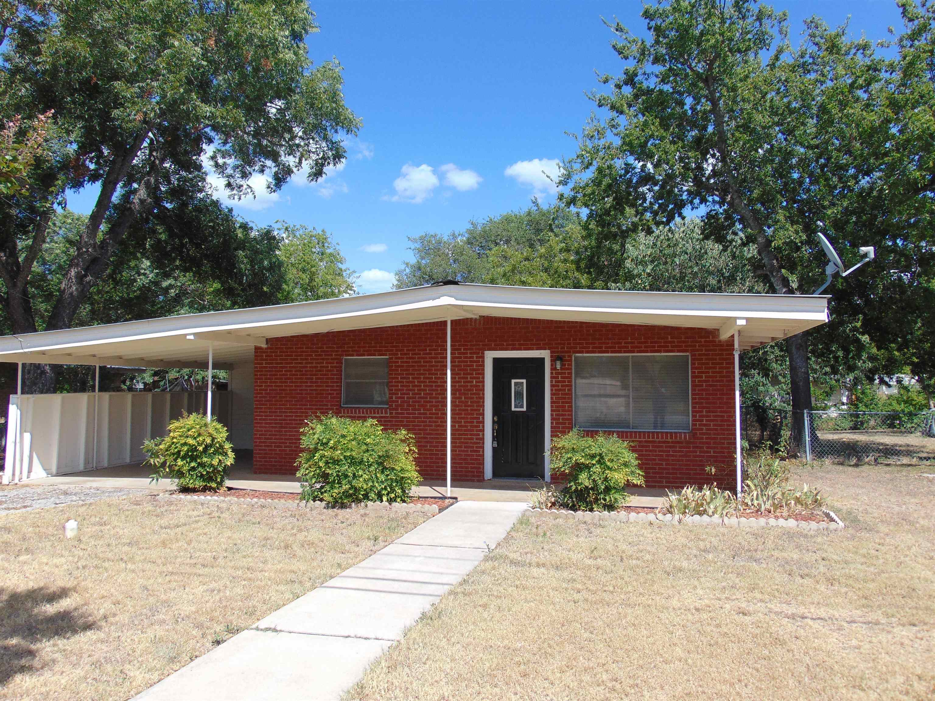 107 Fannin Property Photo