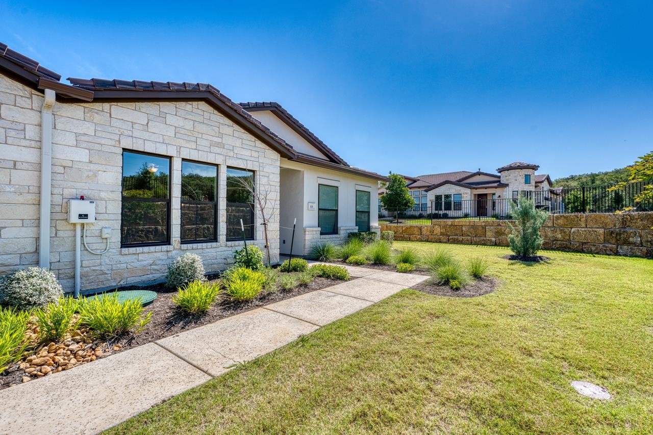 101 Amiata Property Photo