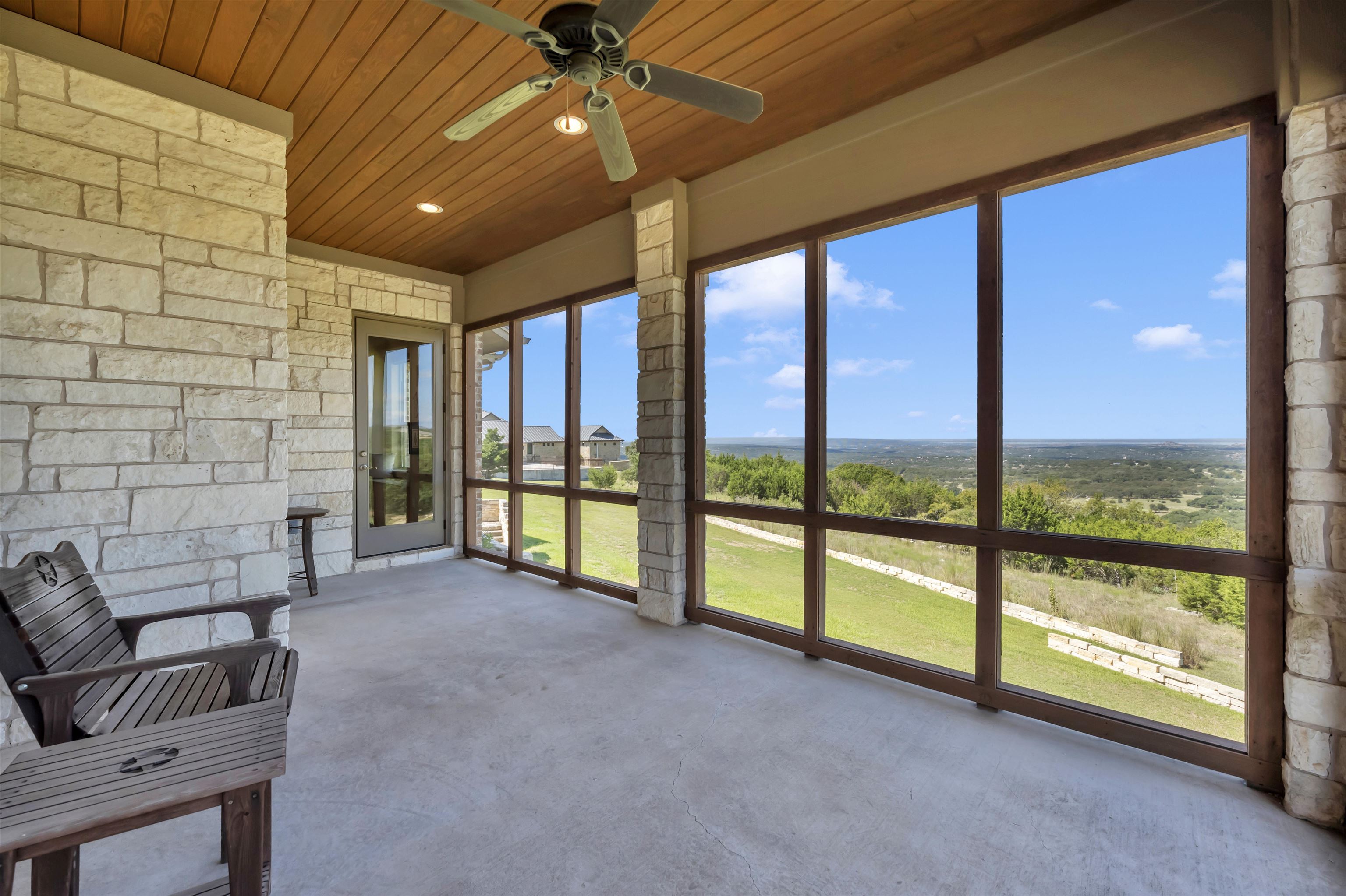 320 Eagle Ridge Property Photo 9