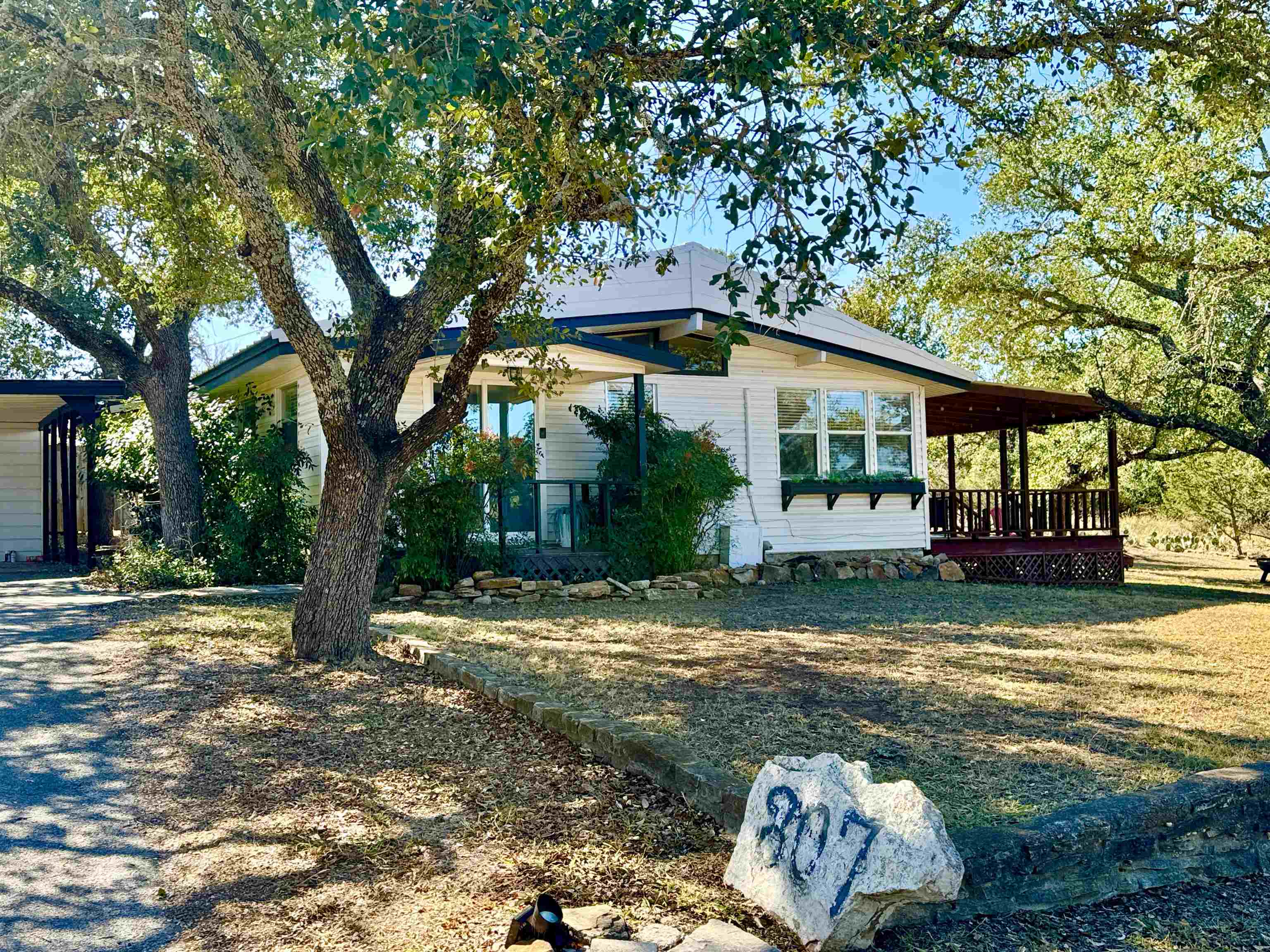 807 Spring St. Property Photo 1