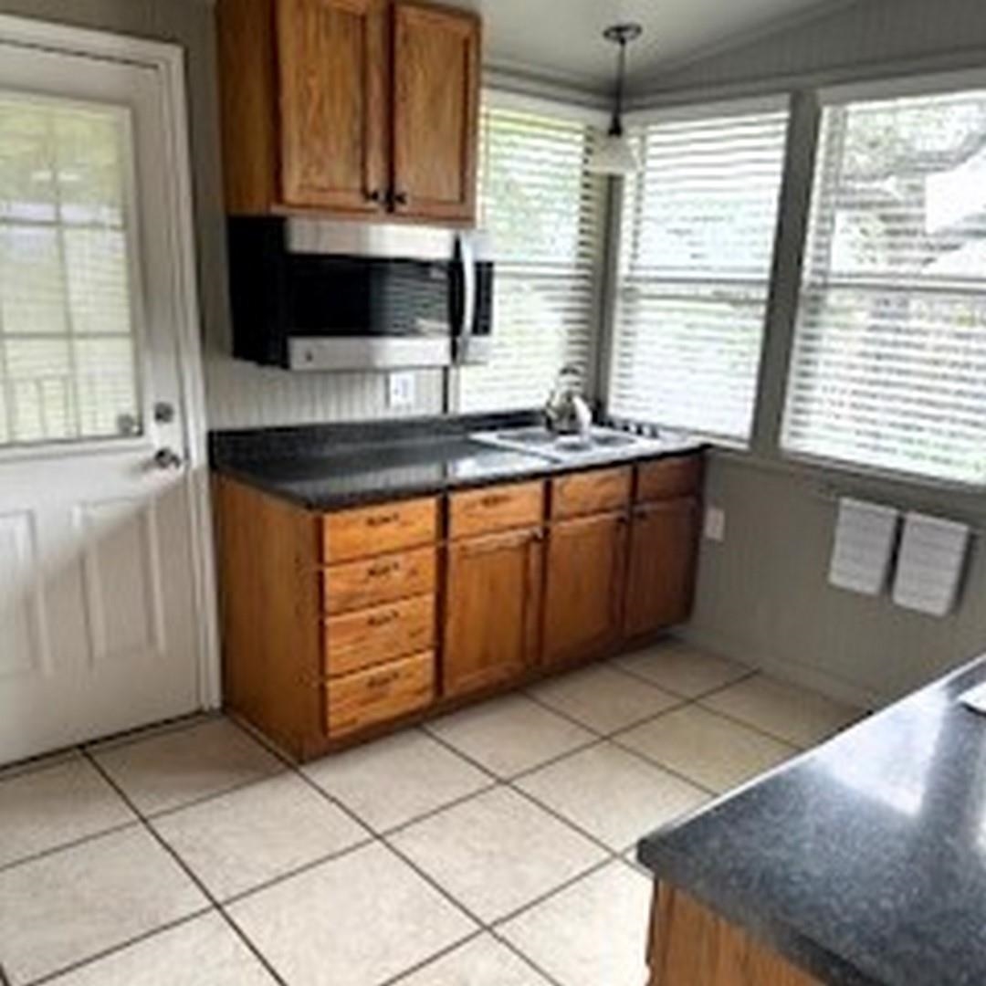 807 Spring St. Property Photo 12