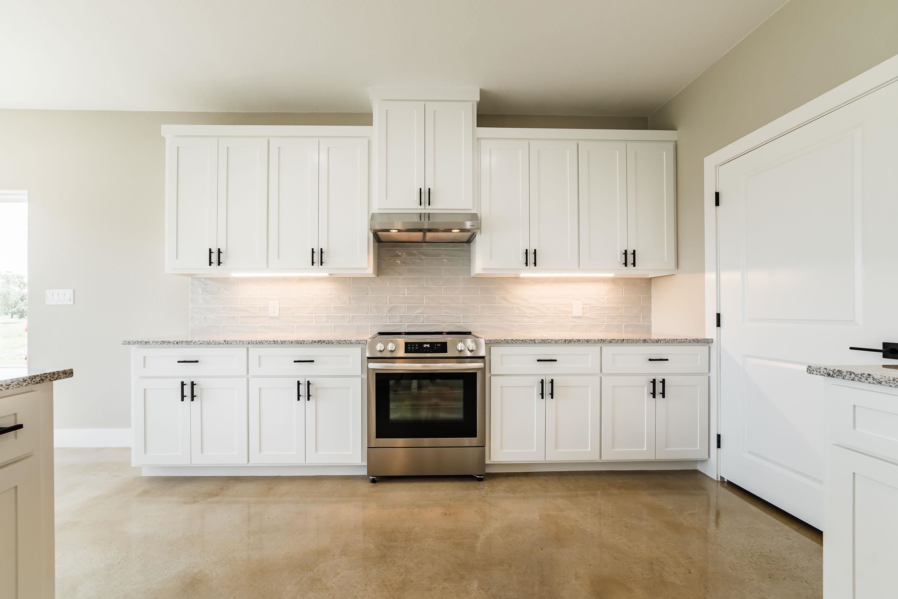 215 Oak Grove Parkway Property Photo 12
