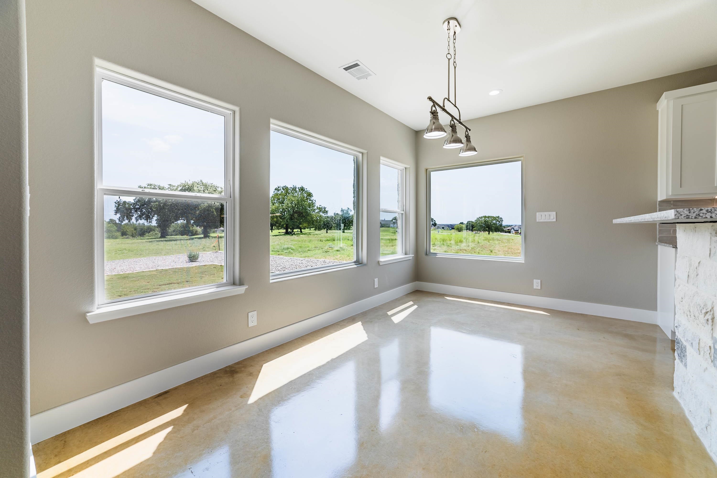 215 Oak Grove Parkway Property Photo 13