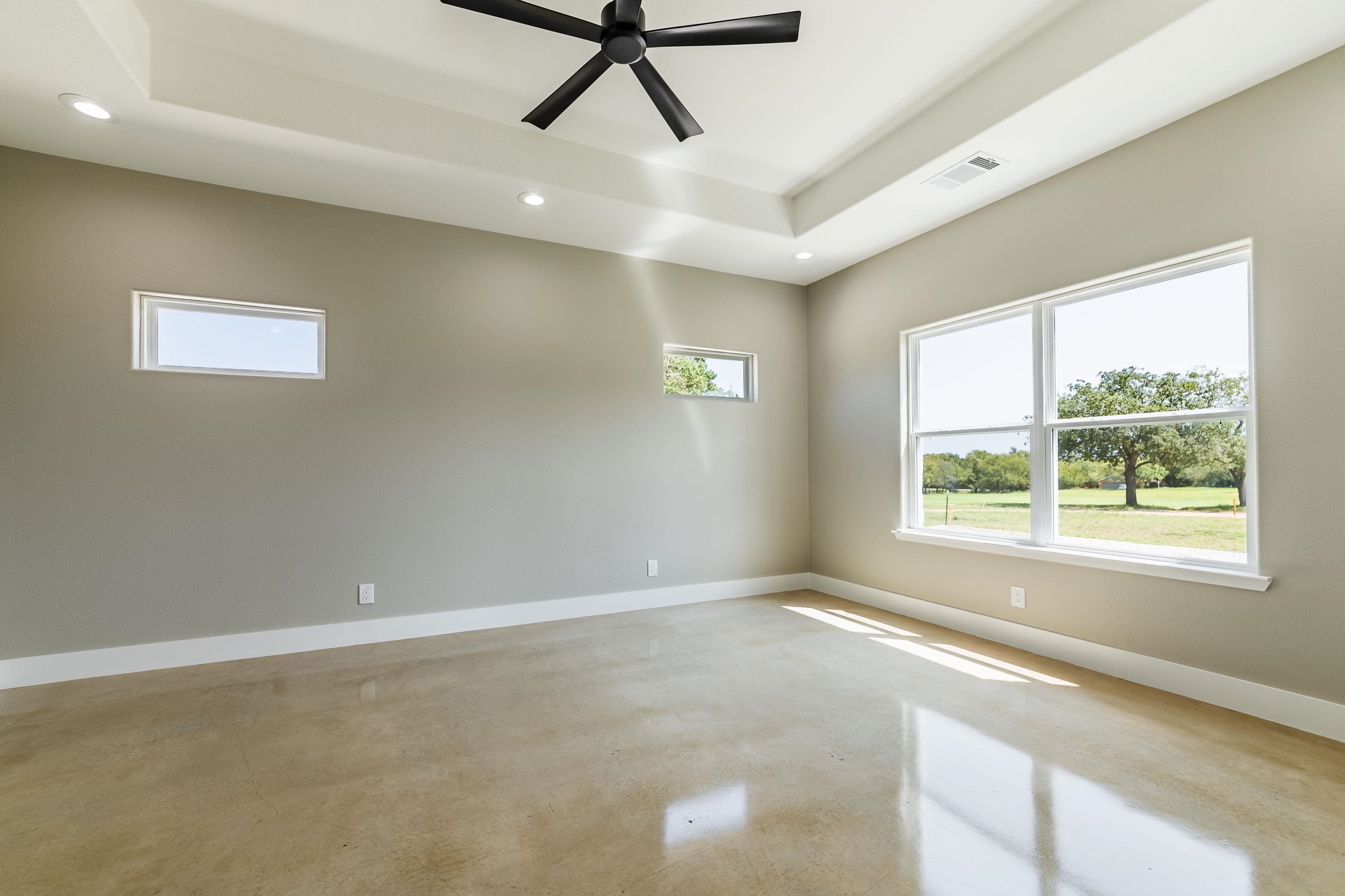 215 Oak Grove Parkway Property Photo 15