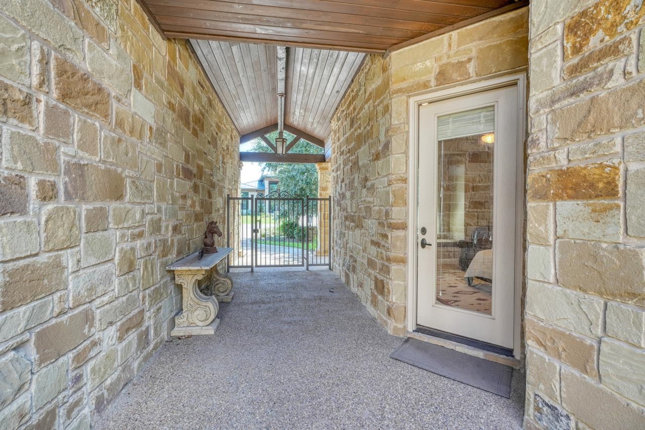 122 Azalea Loop Property Photo 5