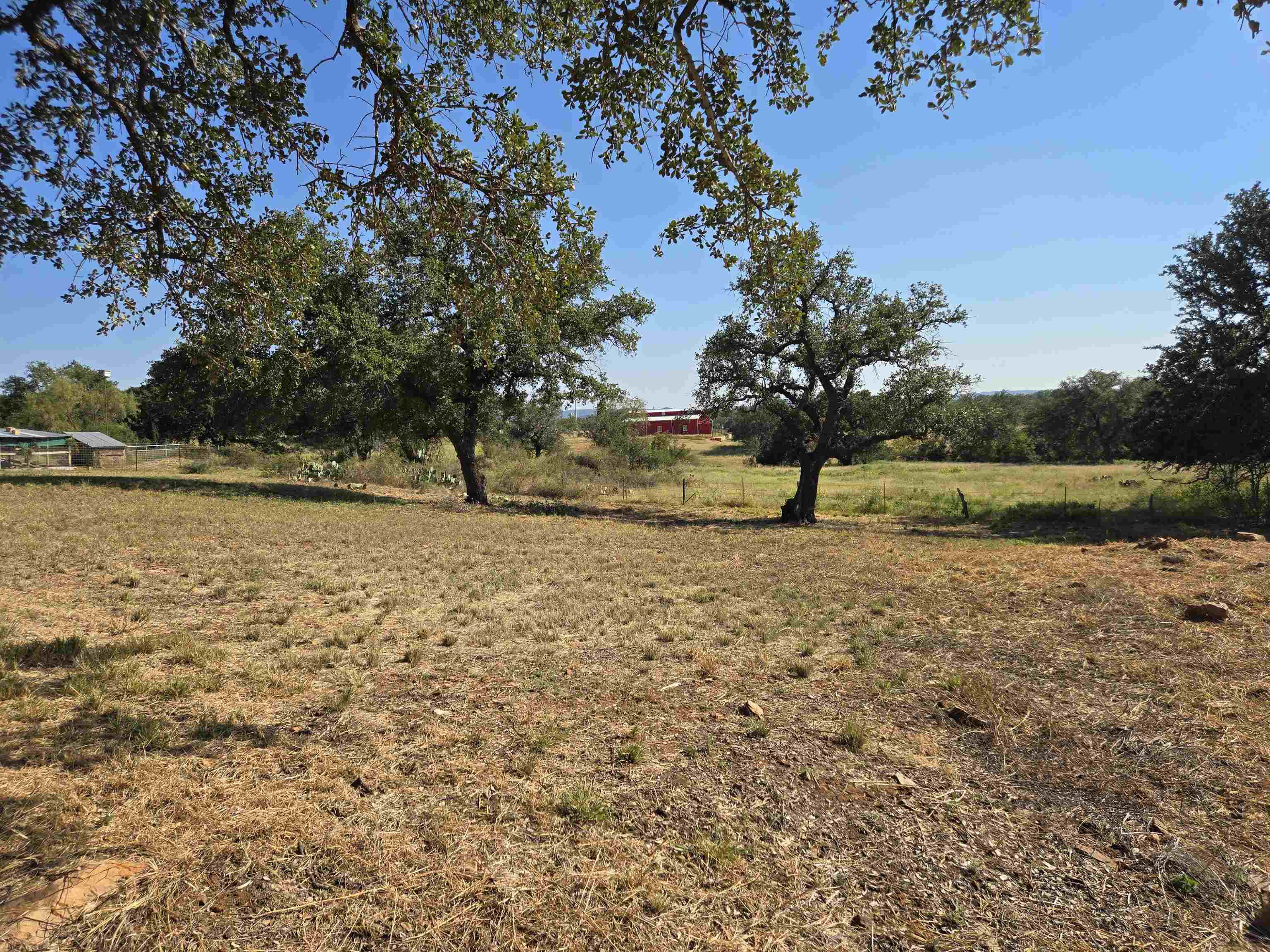 E Tarrant Street Property Photo 11