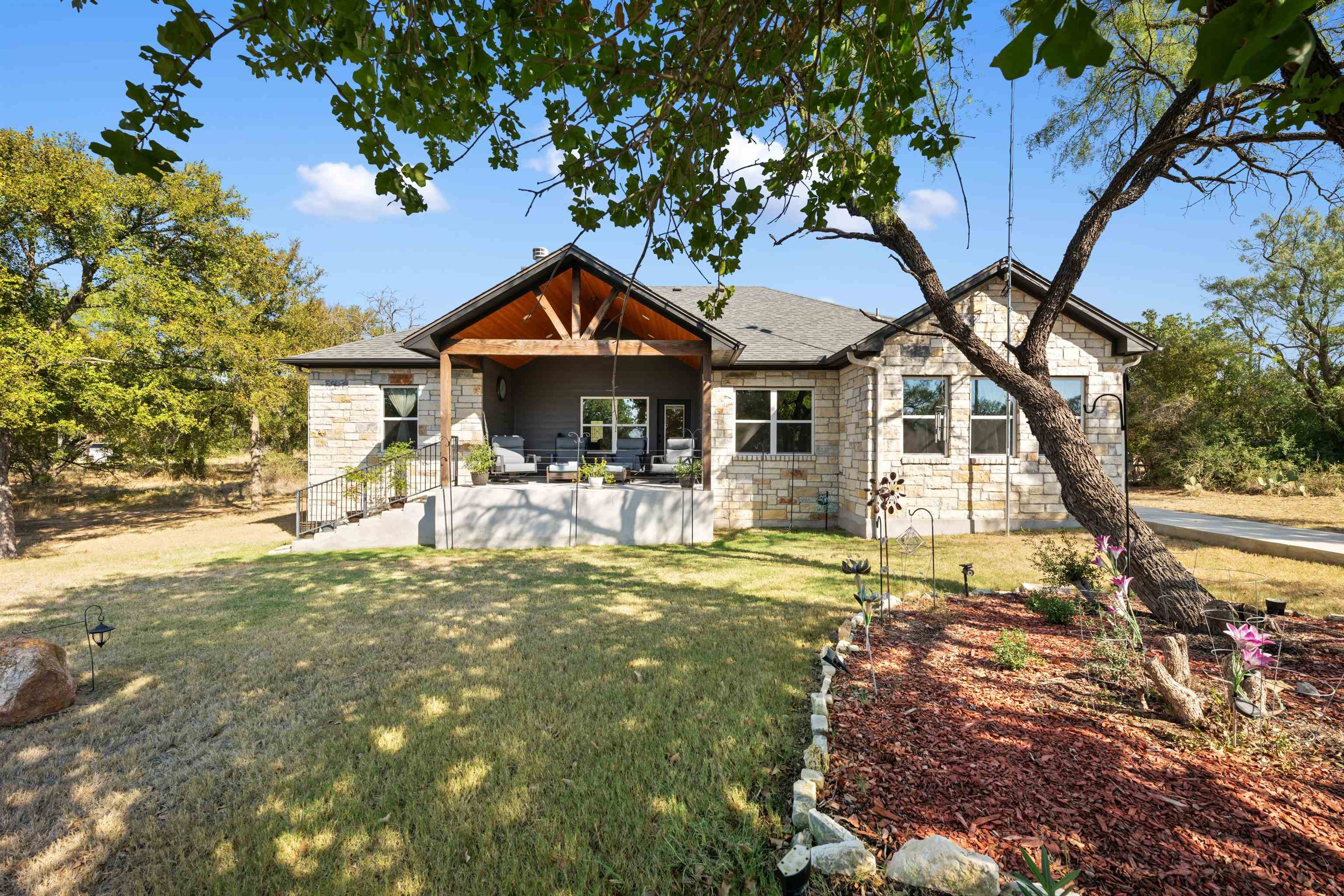 106 Chaumont Property Photo 3
