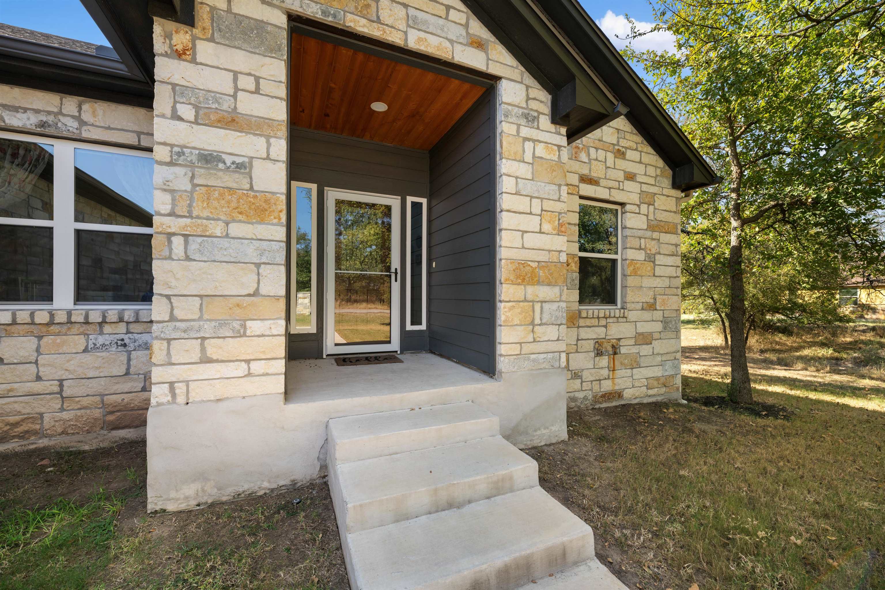 106 Chaumont Property Photo 4