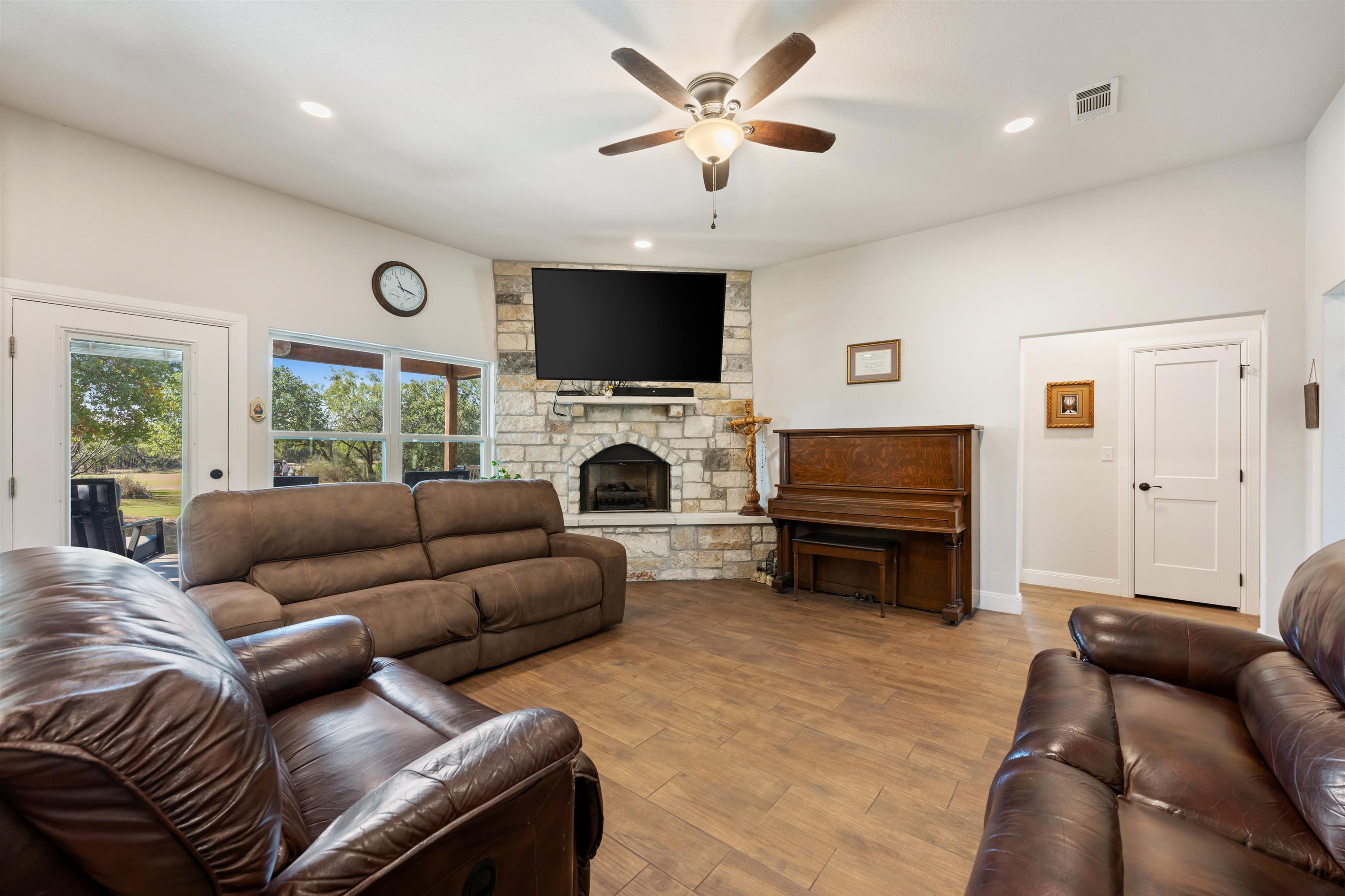 106 Chaumont Property Photo 16