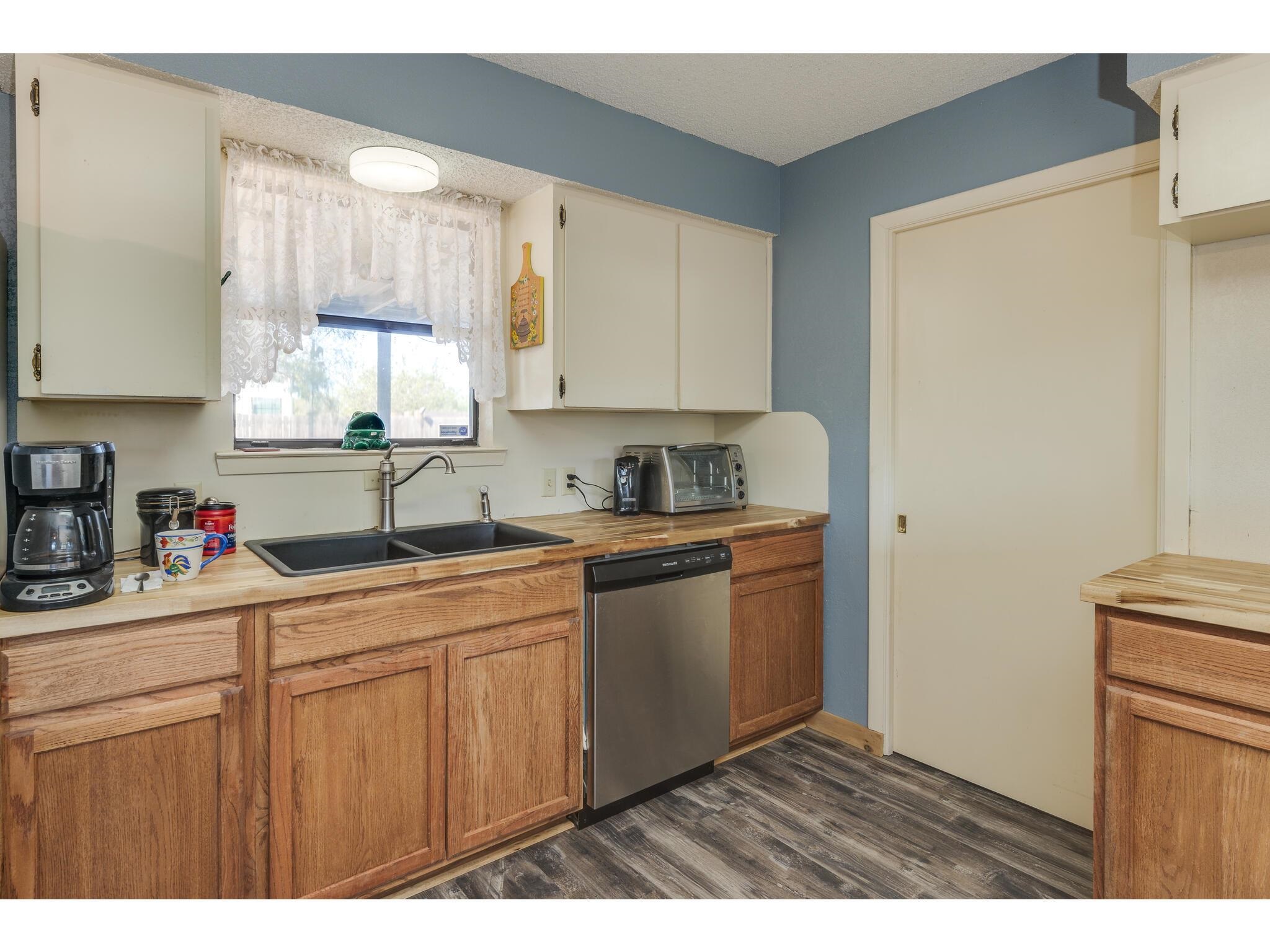 838 Pine Ln Lane Property Photo 10