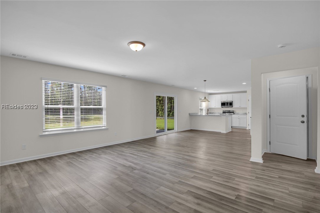 51 Kingswood Path Property Photo 2