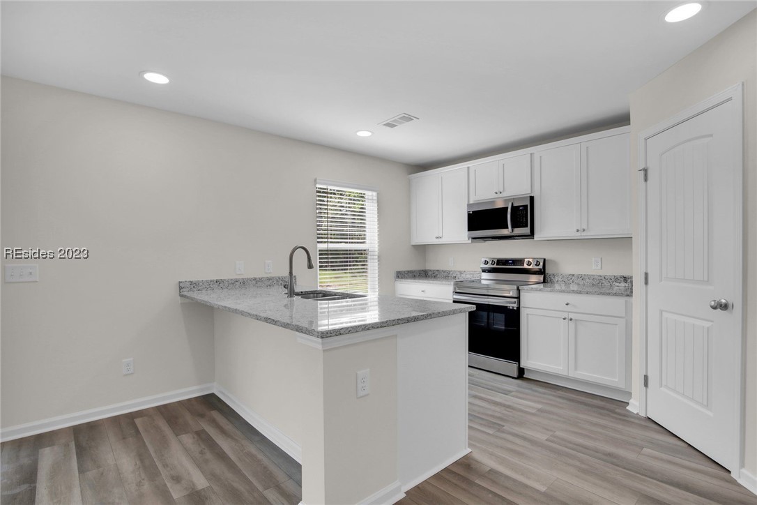 51 Kingswood Path Property Photo 4