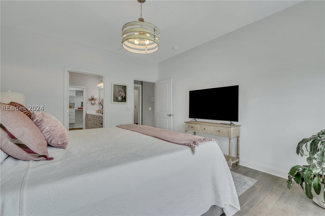 249 Canterbury Court Property Photo 34