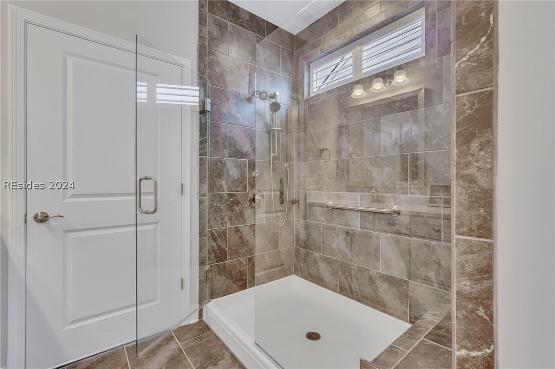 249 Canterbury Court Property Photo 37