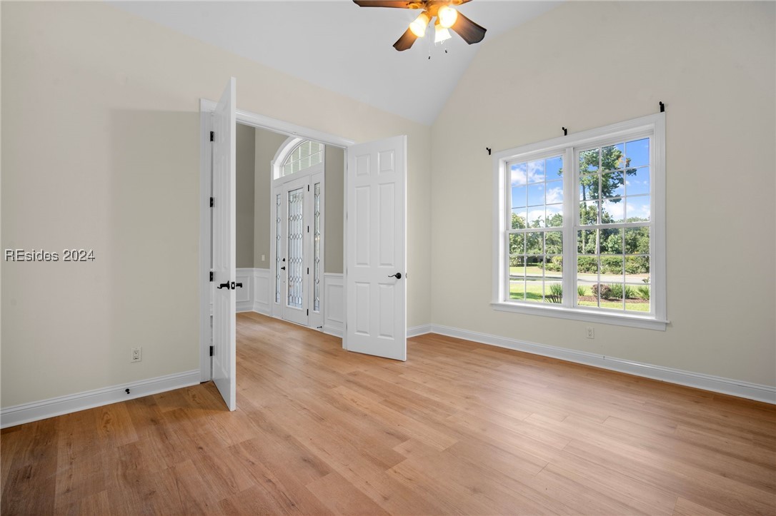257 Farnsleigh Avenue Property Photo 22