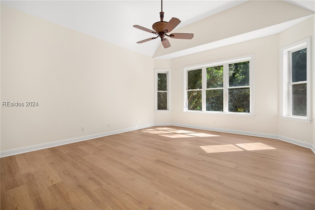 257 Farnsleigh Avenue Property Photo 25