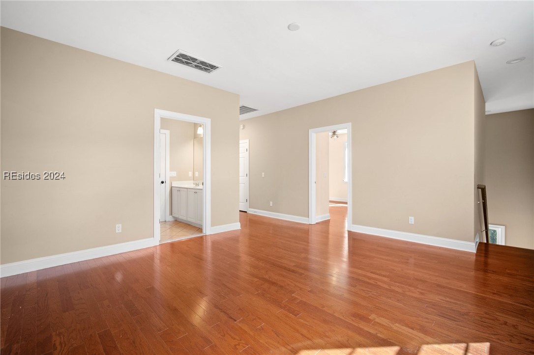 257 Farnsleigh Avenue Property Photo 28