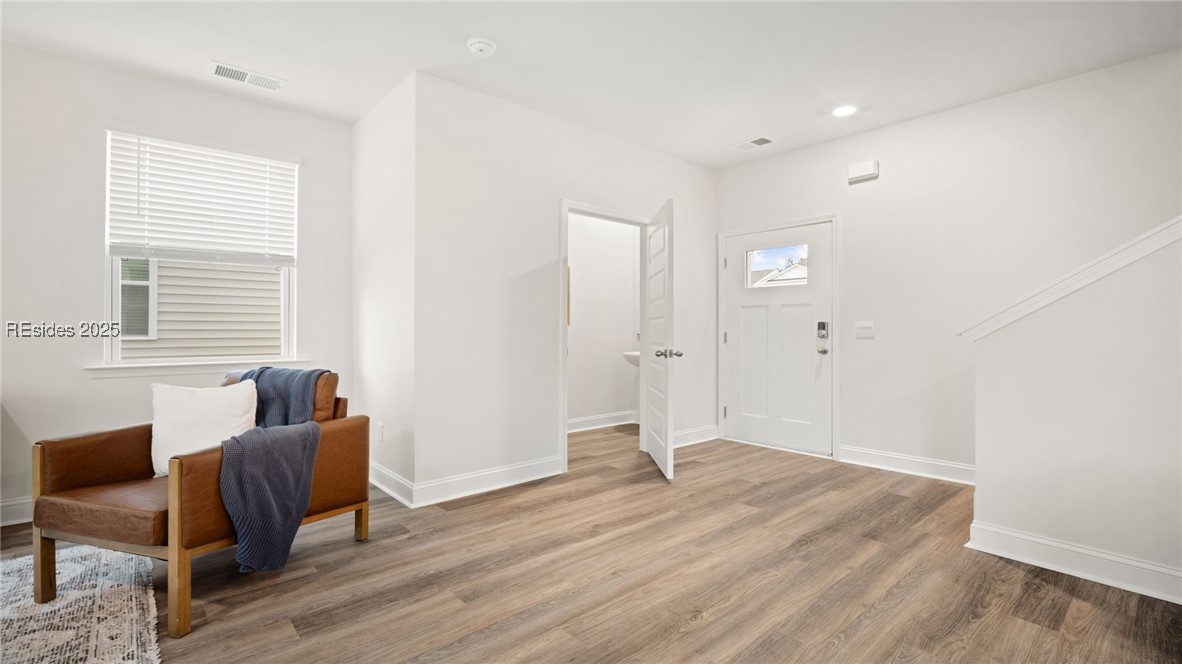 845 Holiday Street Property Photo 4