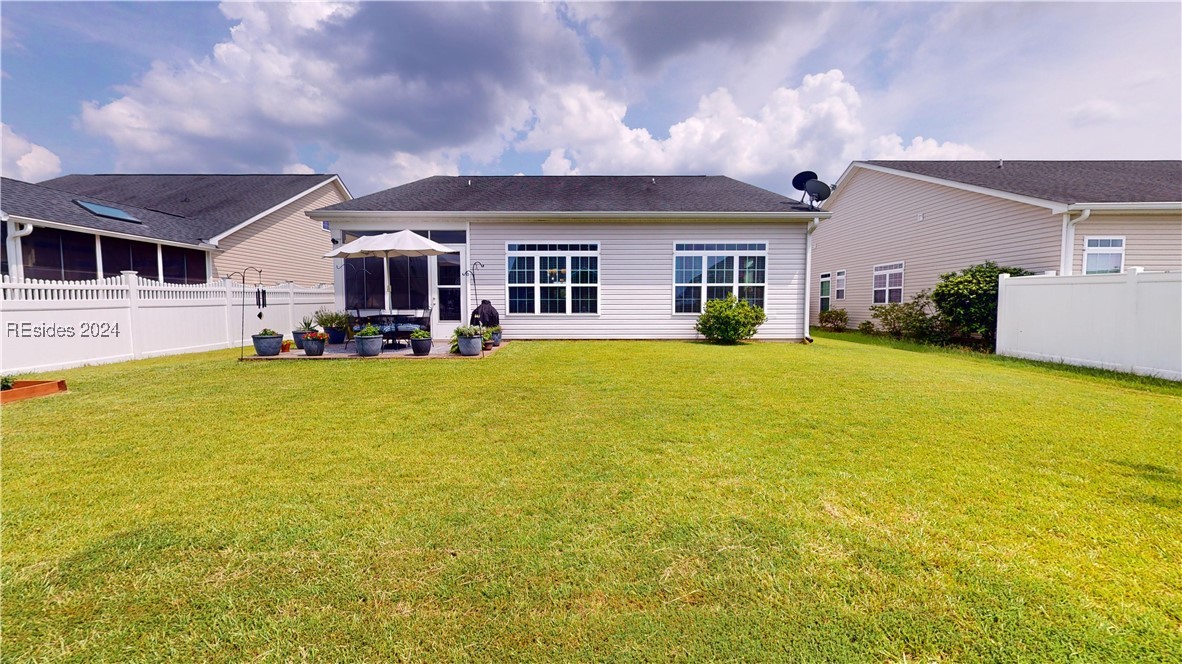 432 White Crescent Circle Property Photo 16