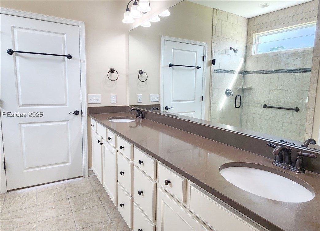 48 Heathrow Avenue Property Photo 16