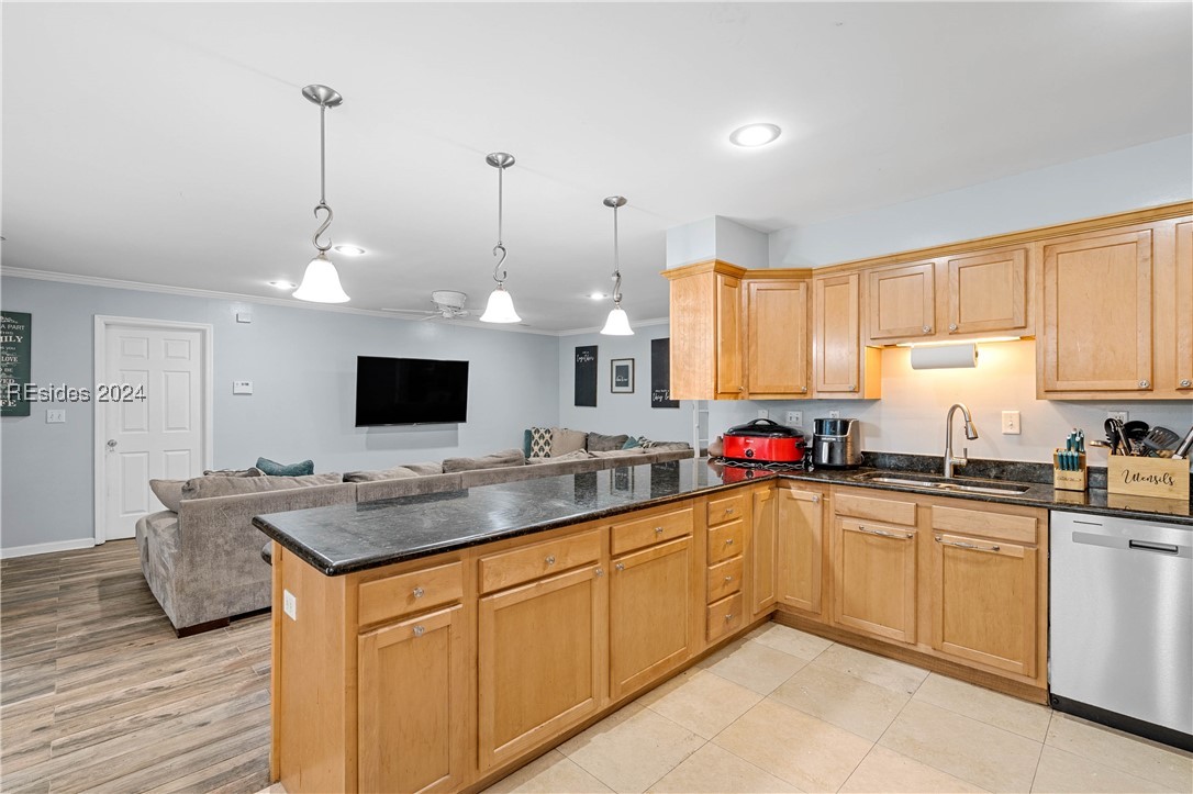 991 Dowlingwood Drive Property Photo 13