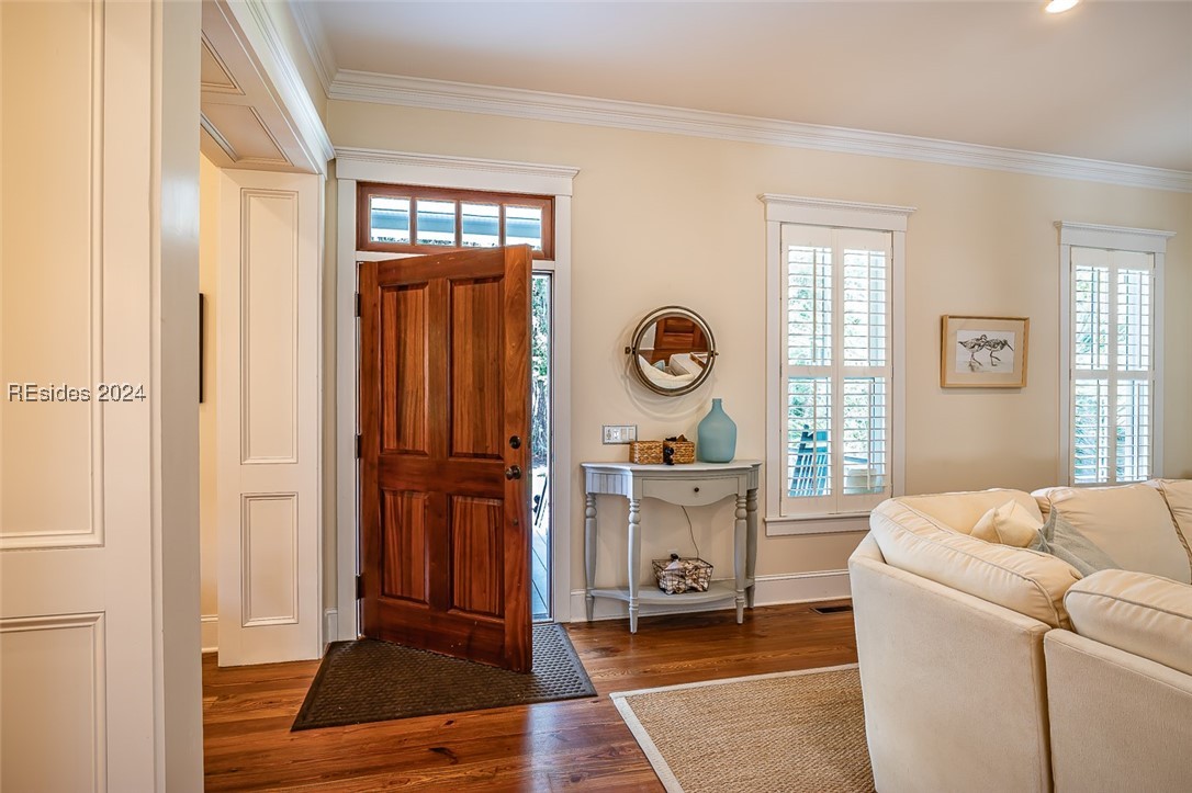35 Park Square Property Photo 6