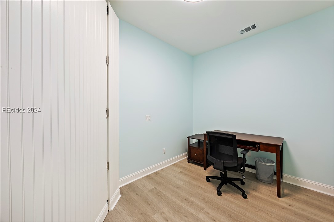 1532 Shoreside Drive 102 Property Photo 25