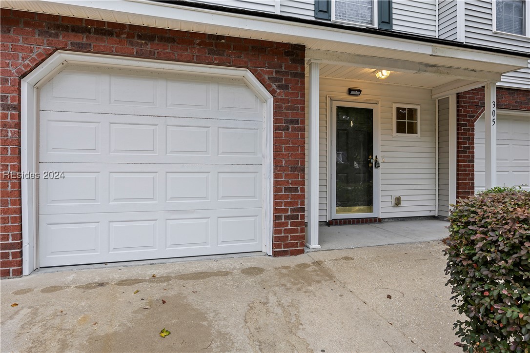 305 Cross Road Property Photo 2