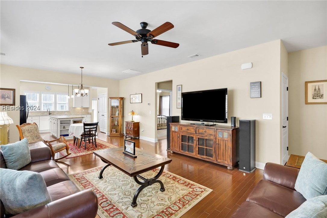 485 Heathwood Drive Property Photo 11