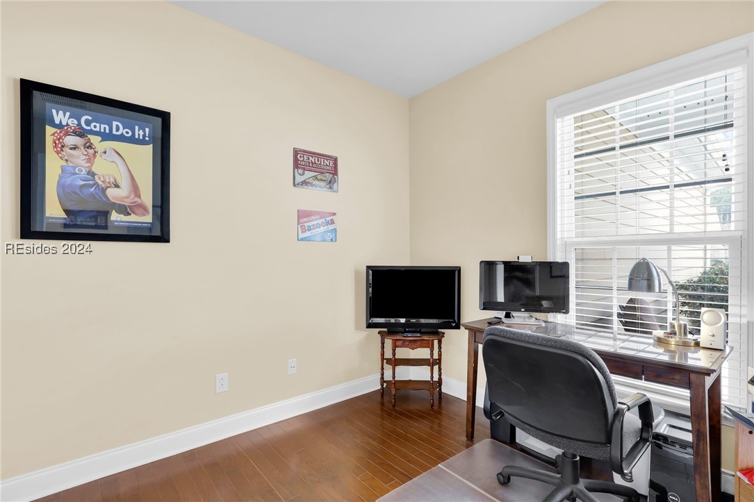 485 Heathwood Drive Property Photo 17