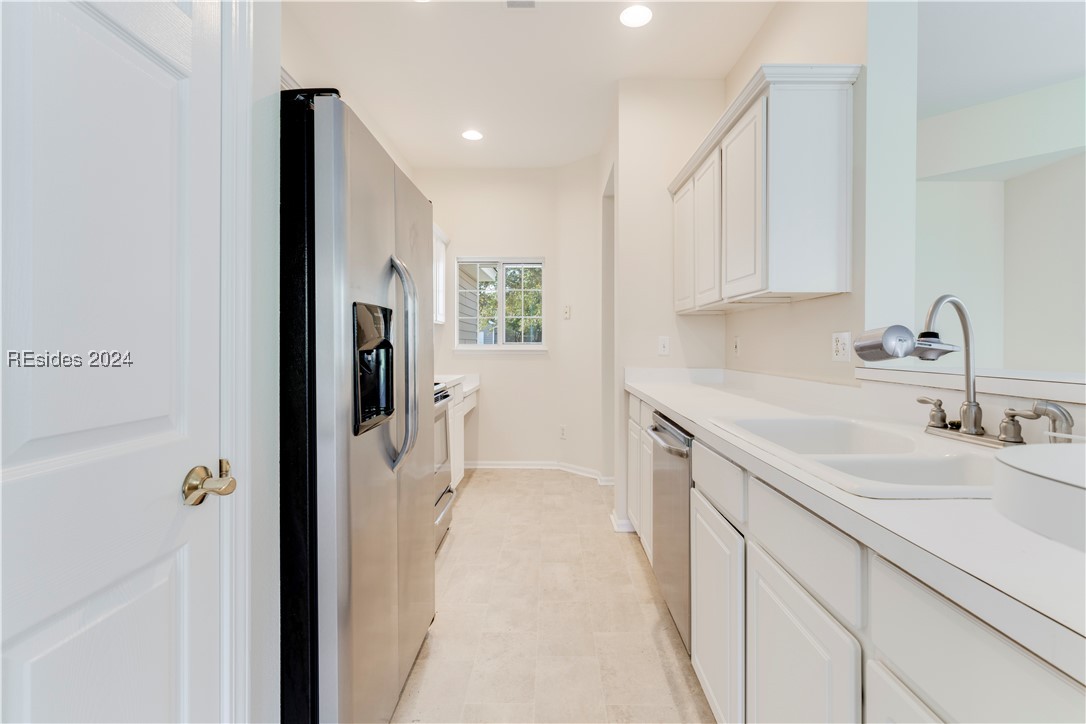 16 Huquenin Lane Property Photo 8